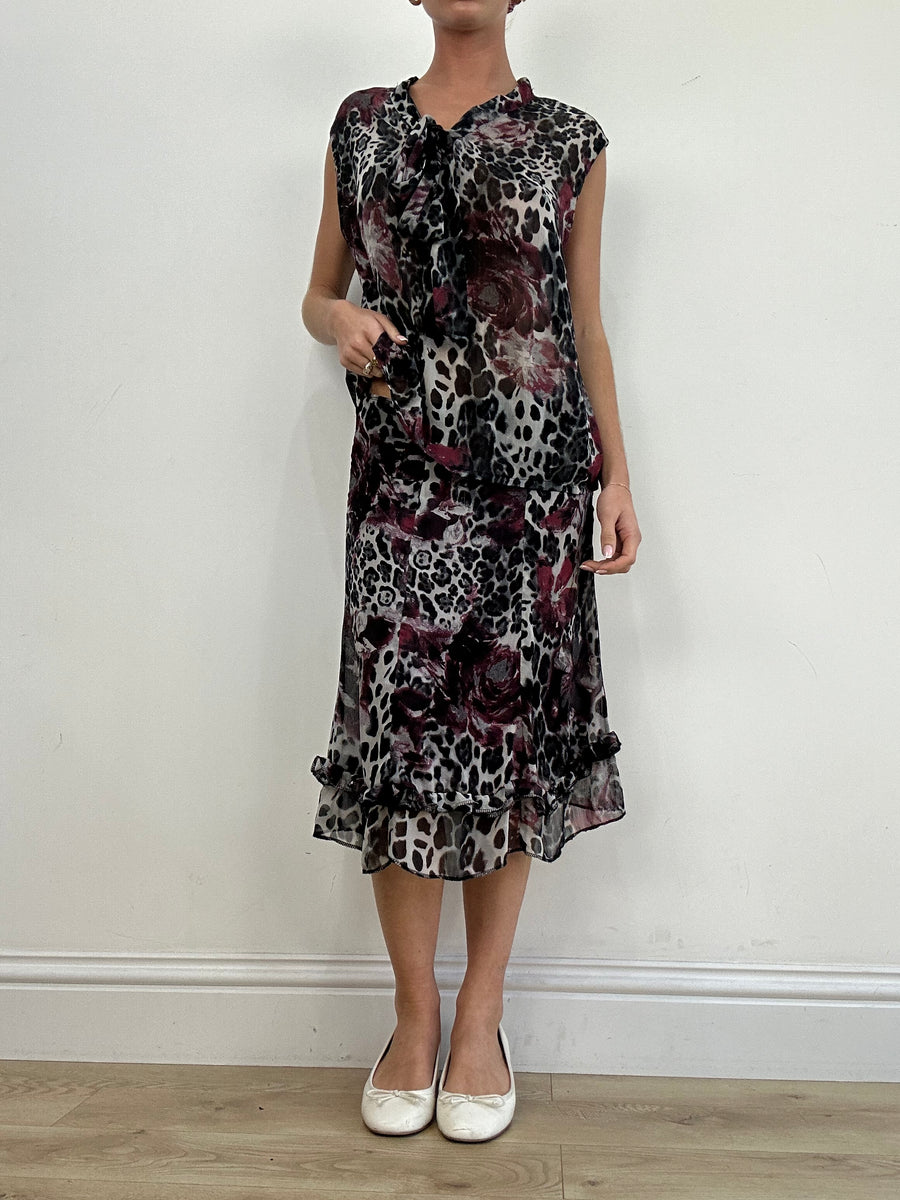 Vintage Edit drei | großes rotes und schwarzes Camirock-Set mit Leopardenmuster