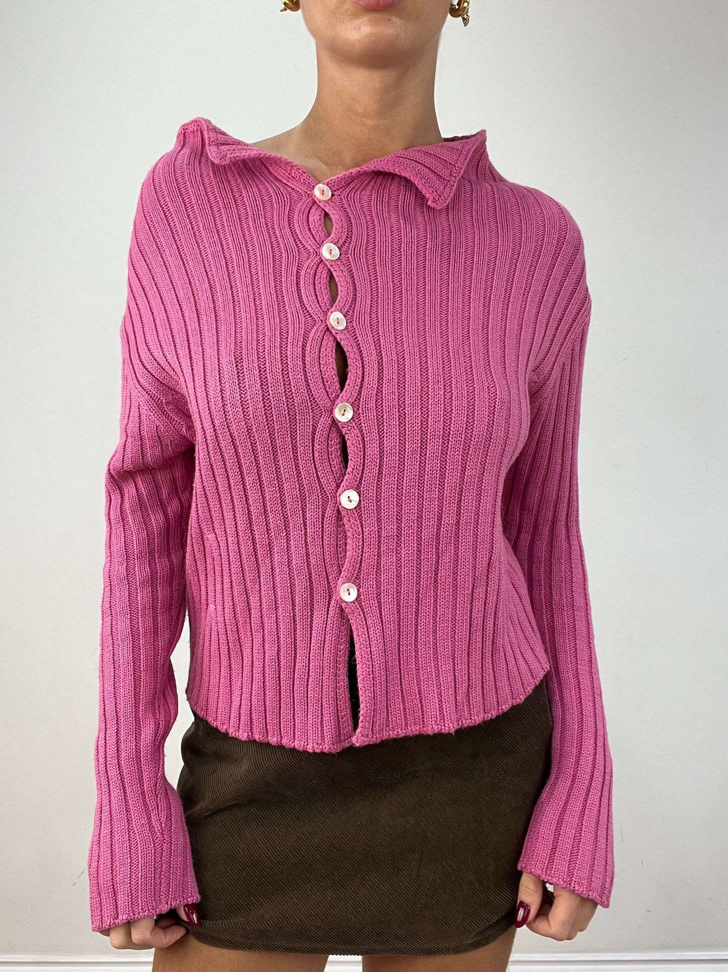 vintage edit twelve | medium pink ribbed button down jumper