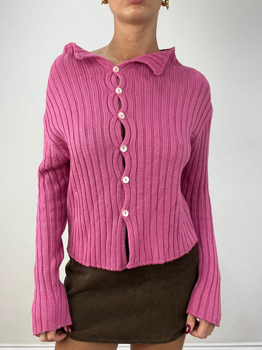 💻💚 vintage edit twelve | medium pink ribbed button down jumper
