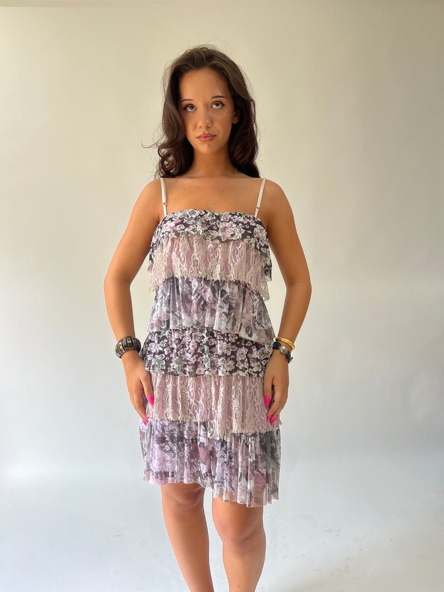 SATC drop | taille: M · couleur: violet · matière: dentelle · article: robe · détails: fleuri + volants + longueur midi