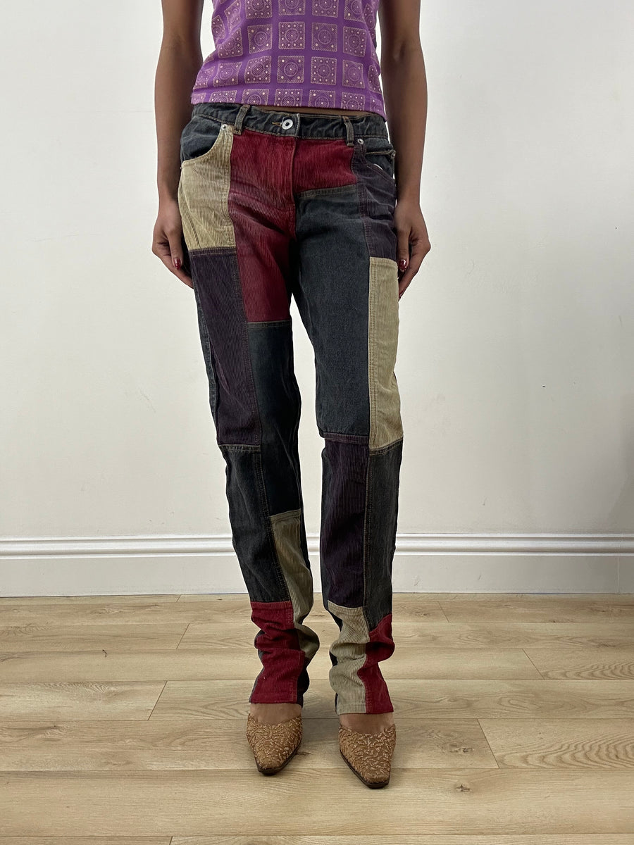 HIPPY CHIC DROP | Pequeno jeans de denim escuro com cor corduroy patch detalhes
