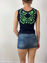 💻🫶‼️ super cute blue top with green graphic detailing