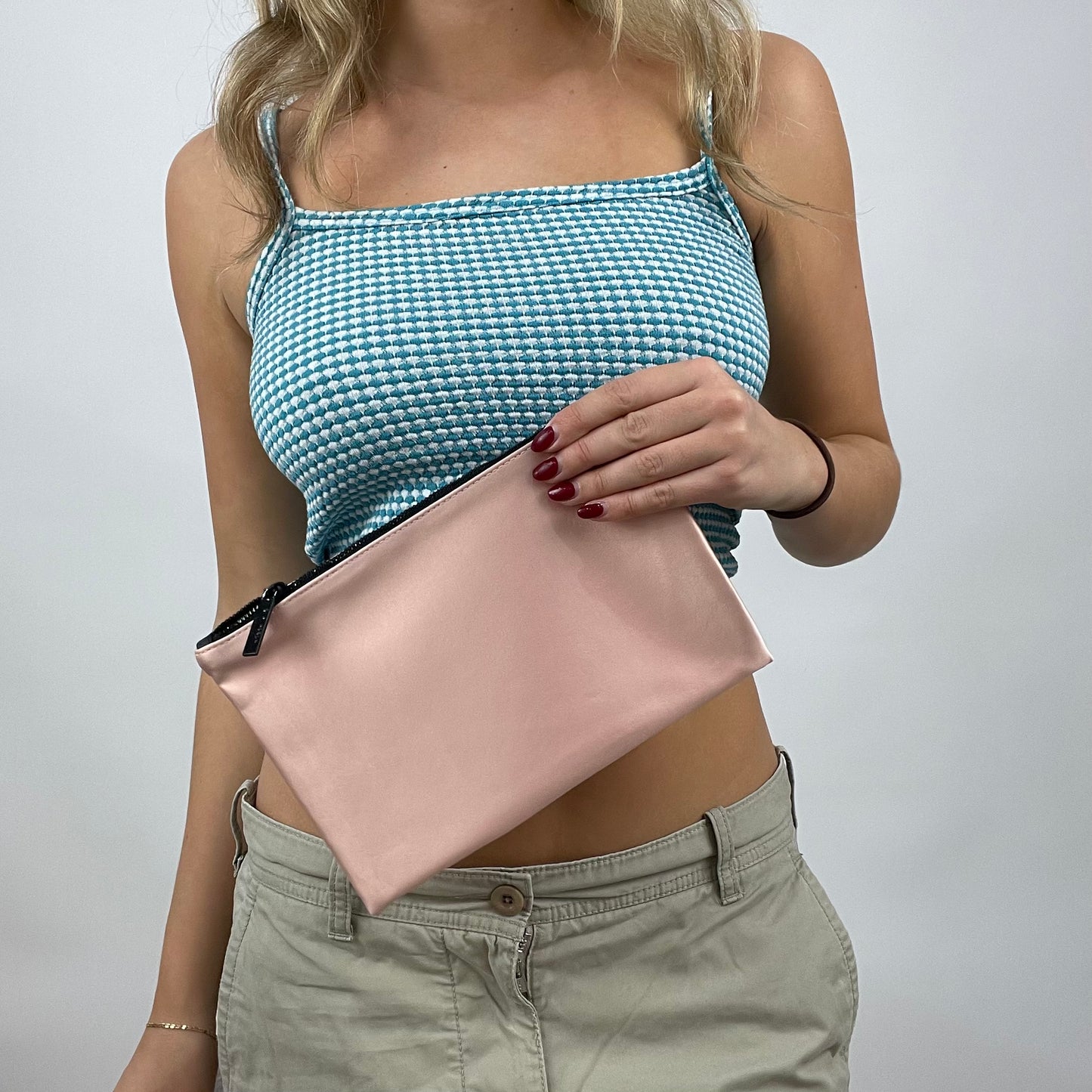 CHALET GIRL DROP | pink “gucci bloom” clutch bag