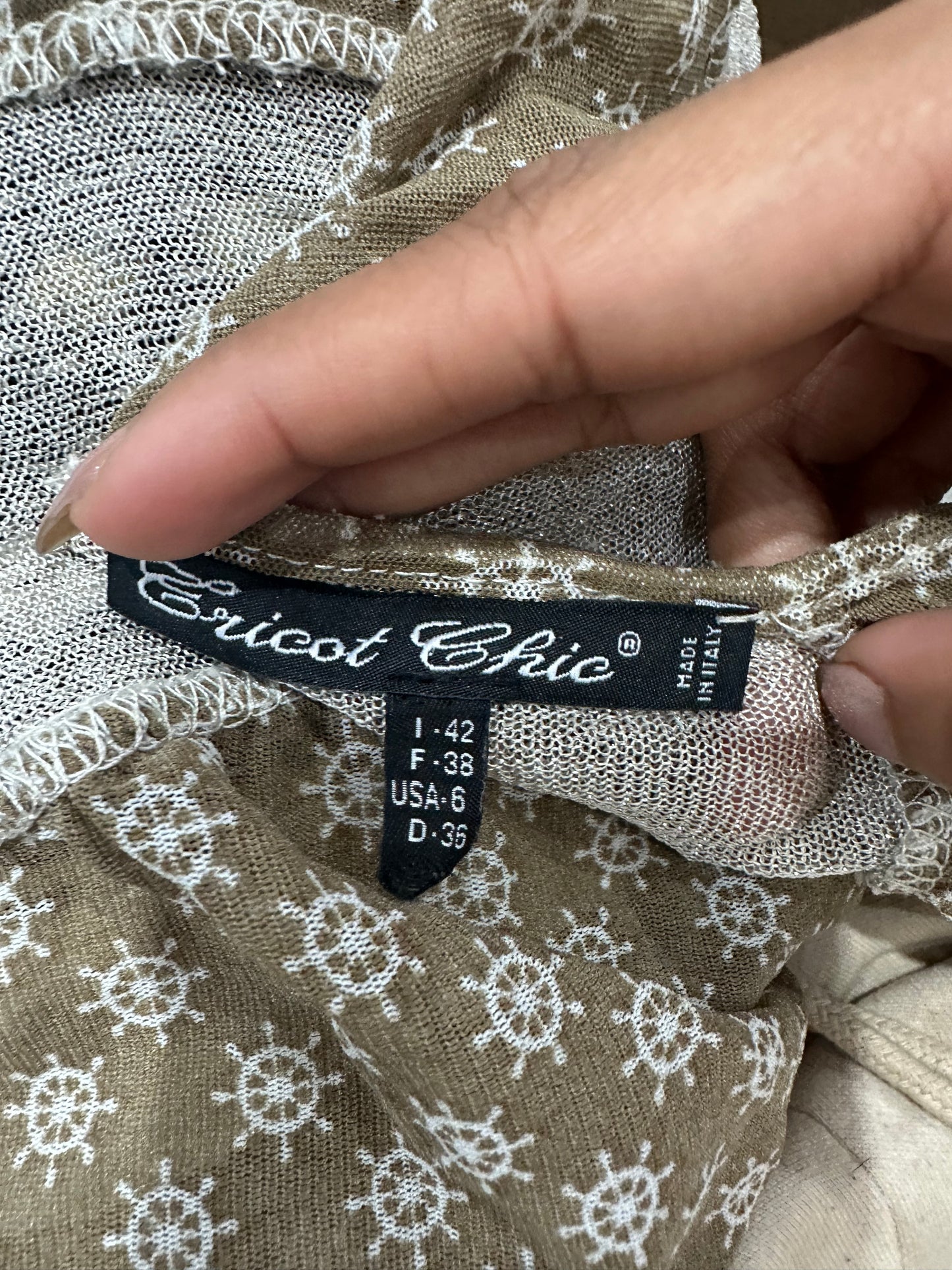 vintage edit: fashion week | small/medium beige mixed pattern top