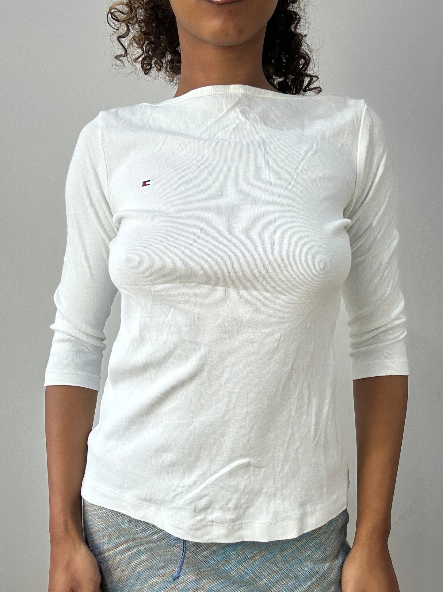 athleisure edit | small white tommy hilfiger 3/4 sleeve top