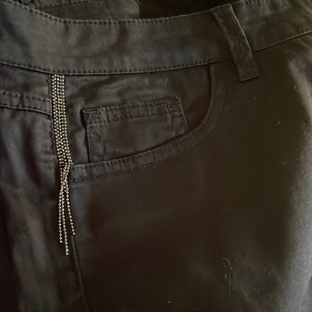 QUIET LUXURY DROP | small black guess jeans