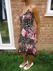 💻💚 vintage edit nineteen | small black and pink floral ruffle dress