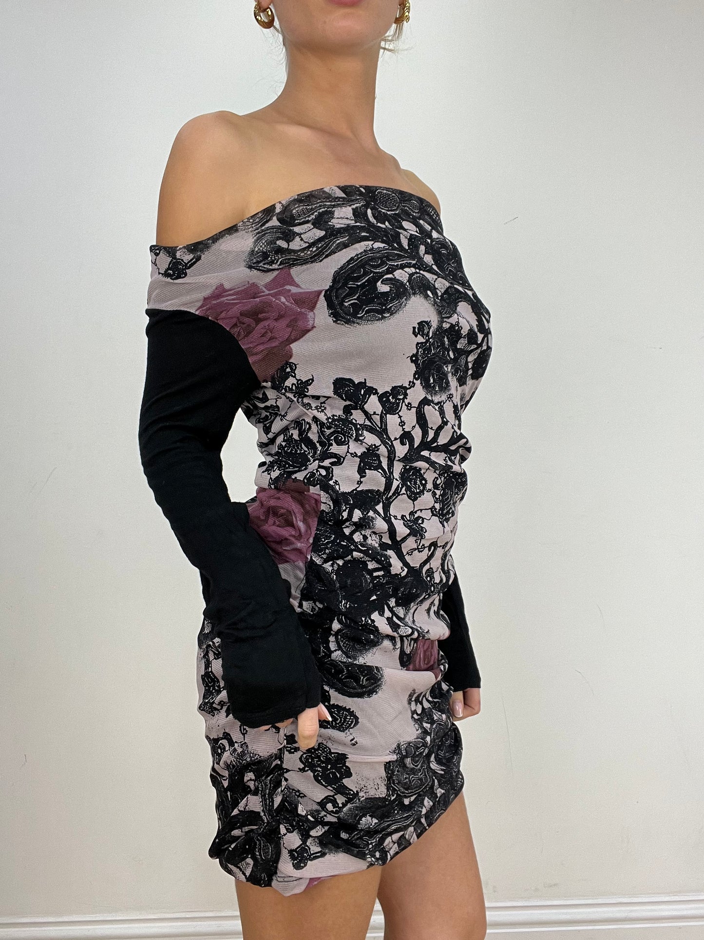 💻 vintage edit five | medium black floral off the shoulder dress