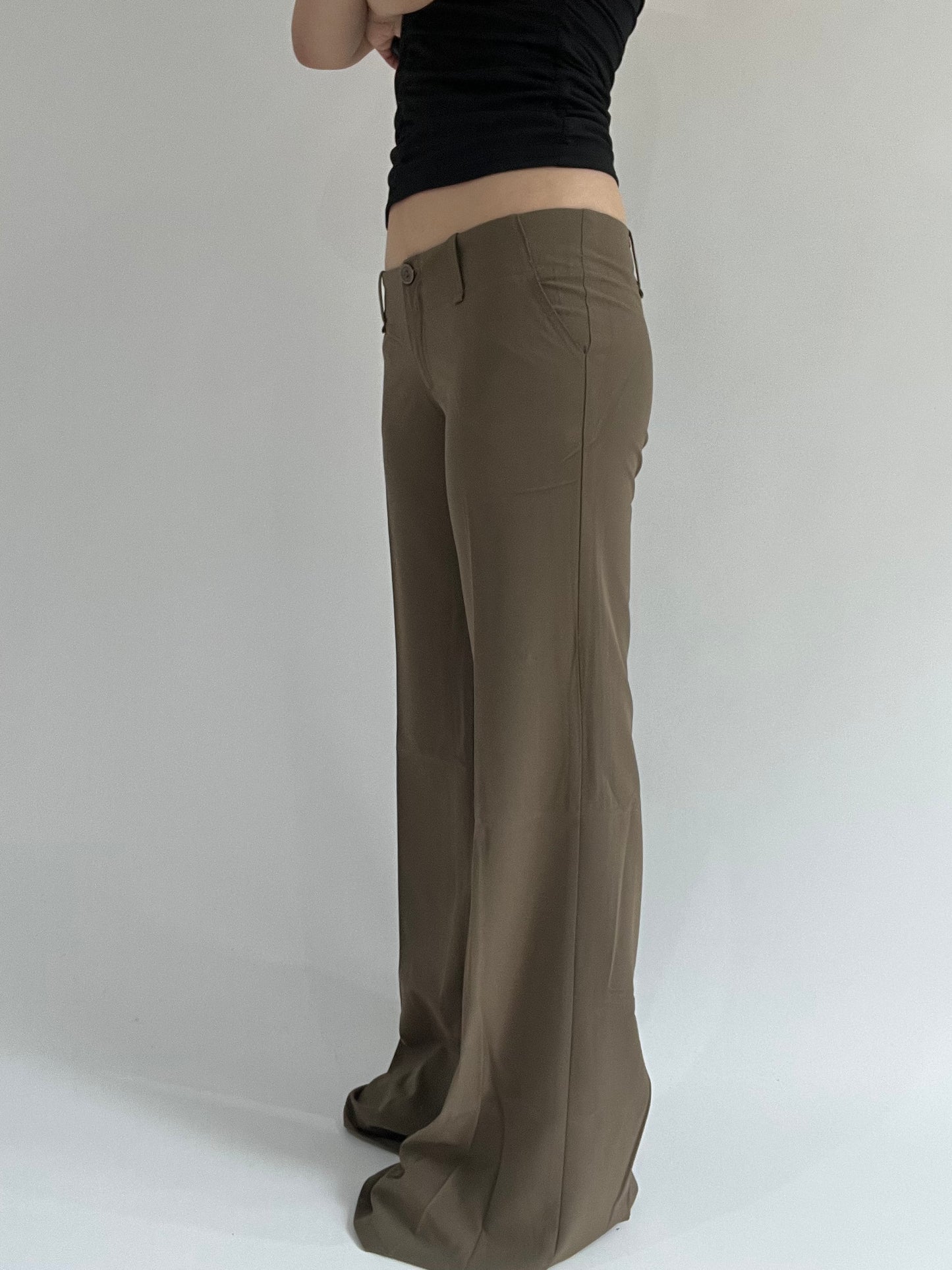‼️ | green fitted trousers