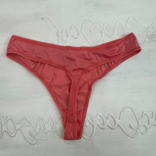 CHALET GIRL DROP | red thong with bow detail