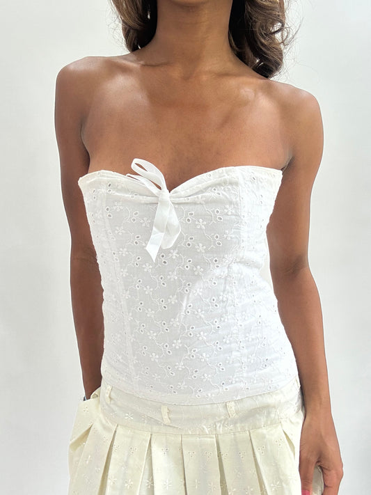 #436 SAMPLE SALE | صغيرة بيضاء إيما أعلى نساء الملابس عينة
