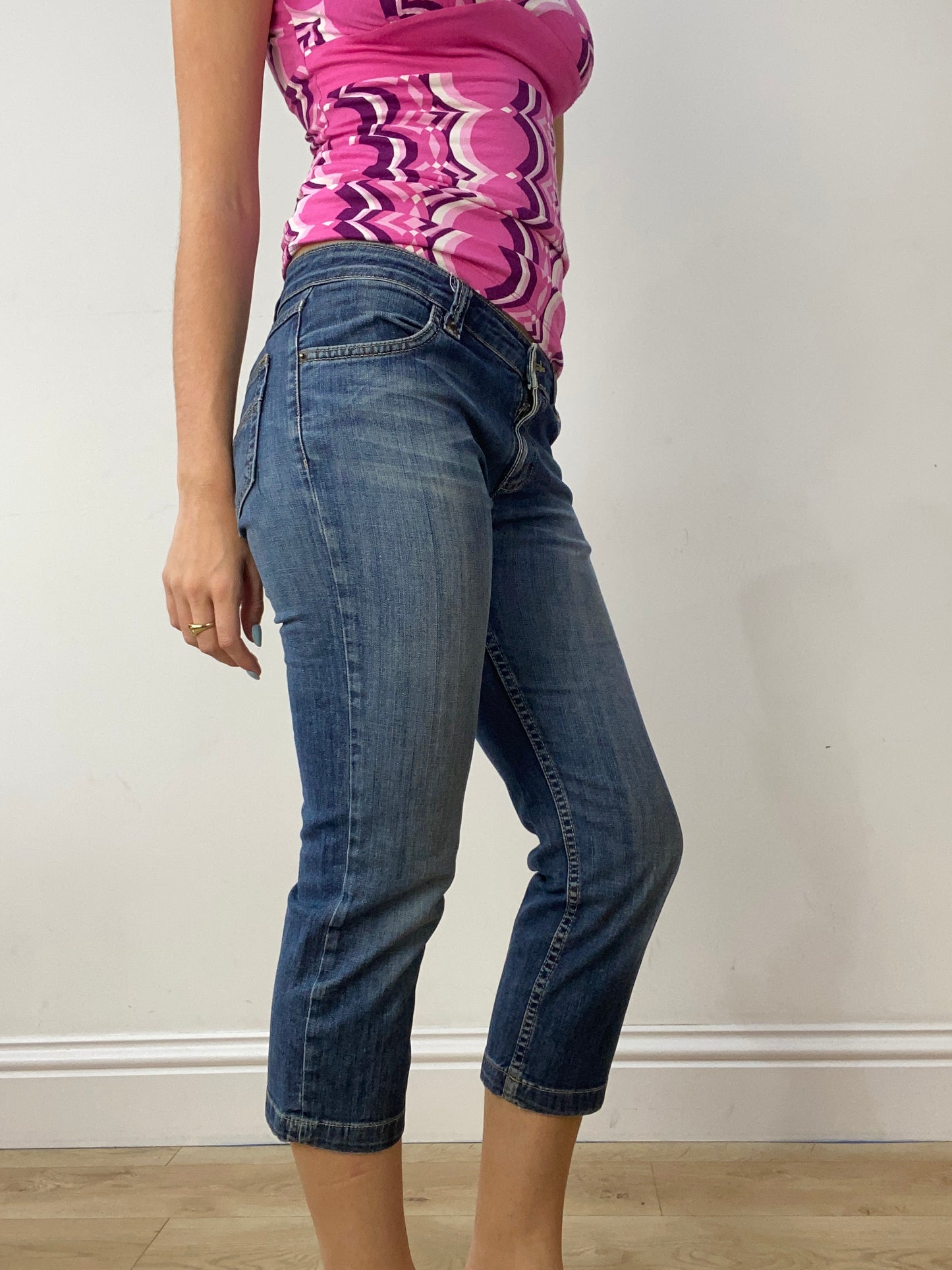 vintage edit thirty | medium blue dark wash capri style jeans