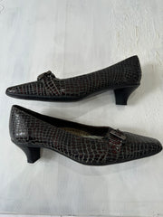 ⭐️vintage edit thirty-three | UK4 brown faux leather croc print kitten heels