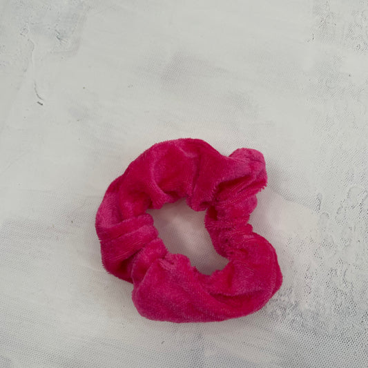 💻⭐️ | big neon hot pink velvet scrunchie