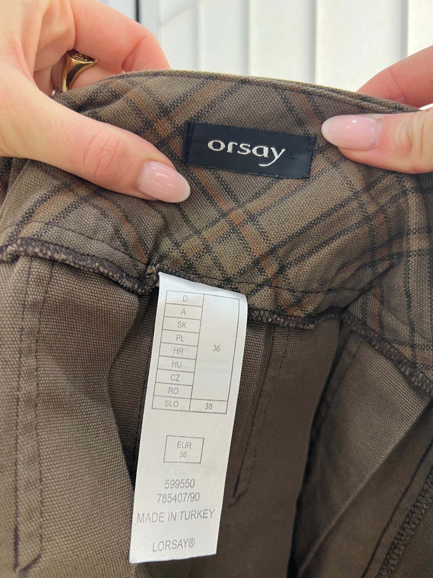 countryside | small brown orsay plaid pleated skirt