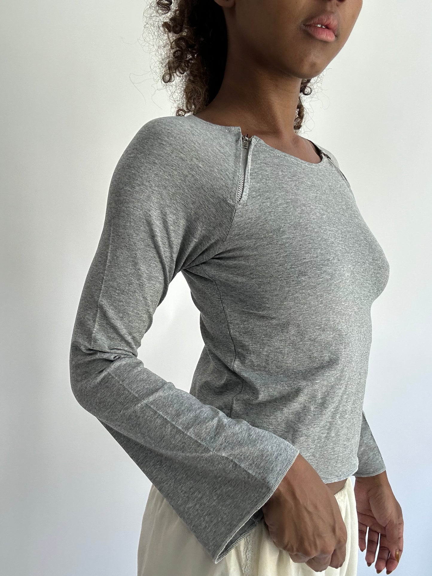 ‼️ | small grey long sleeve top with zip details
