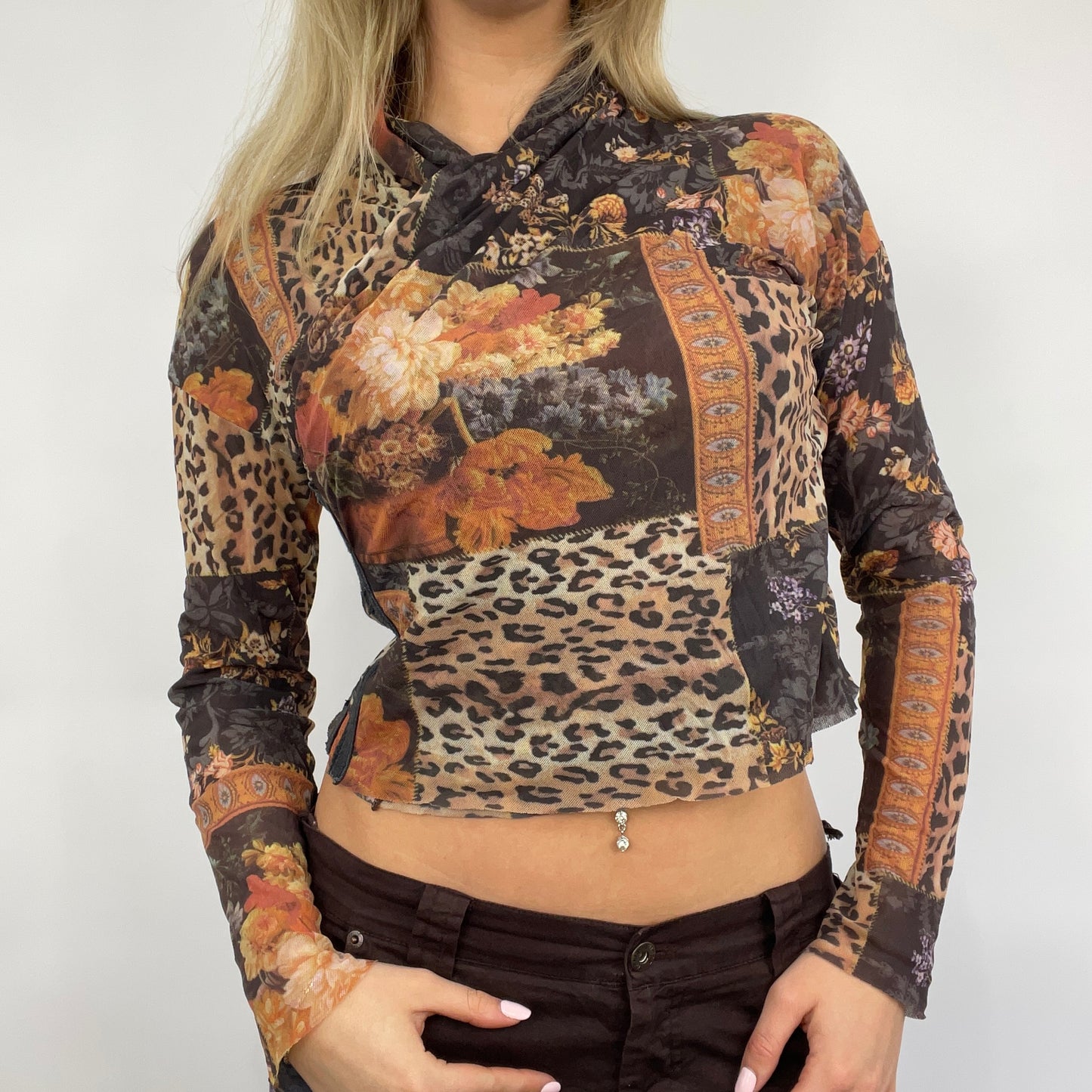 STUDIO FAVES | small black patterned animal print long sleeve top