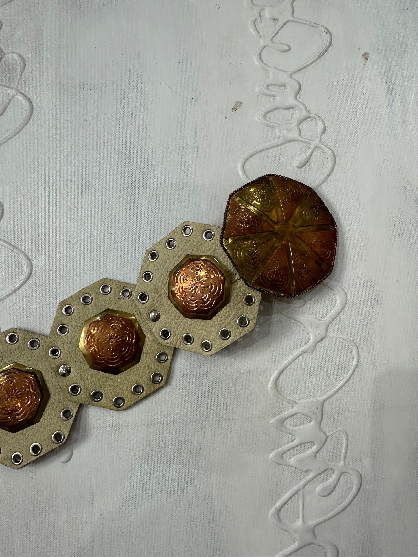 midsummer edit | one size white disc belt with eyelet detail