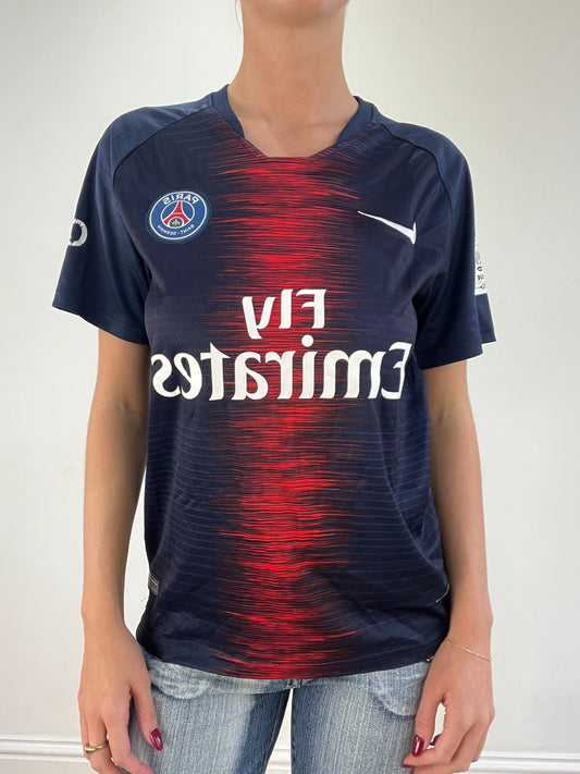 WINTER FAVOURITES | small blue nike football shirt