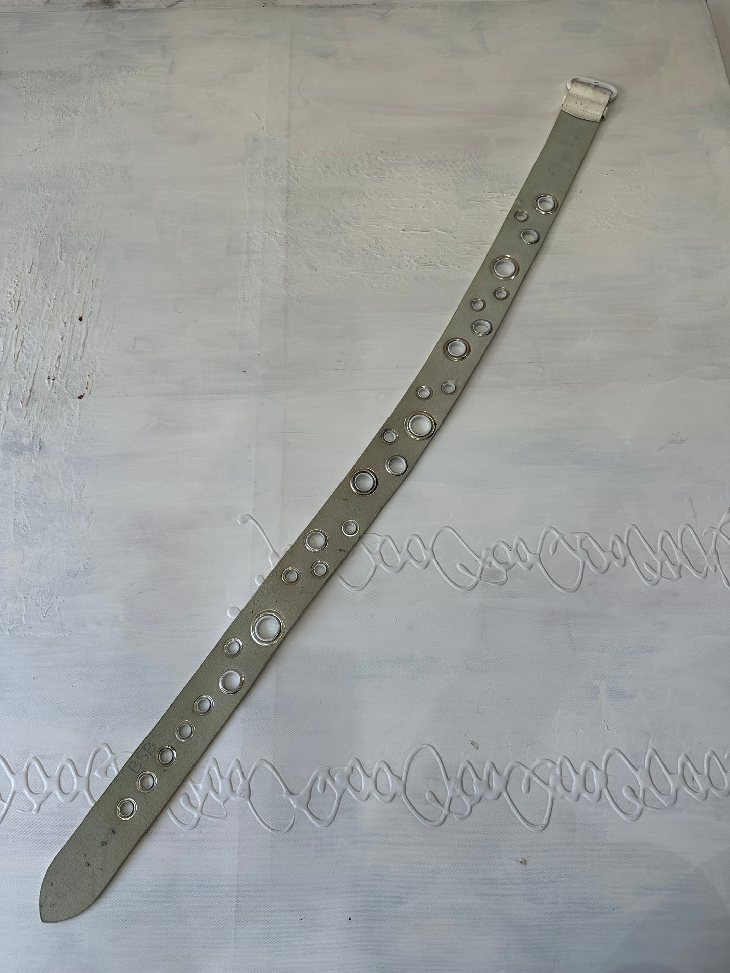 BEST PICKS | white belt with large circle eyelet details