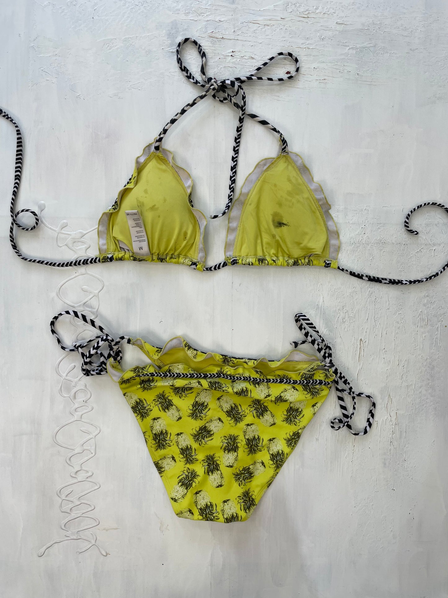 VINTAGE PICKS | medium neon yellow bikini set