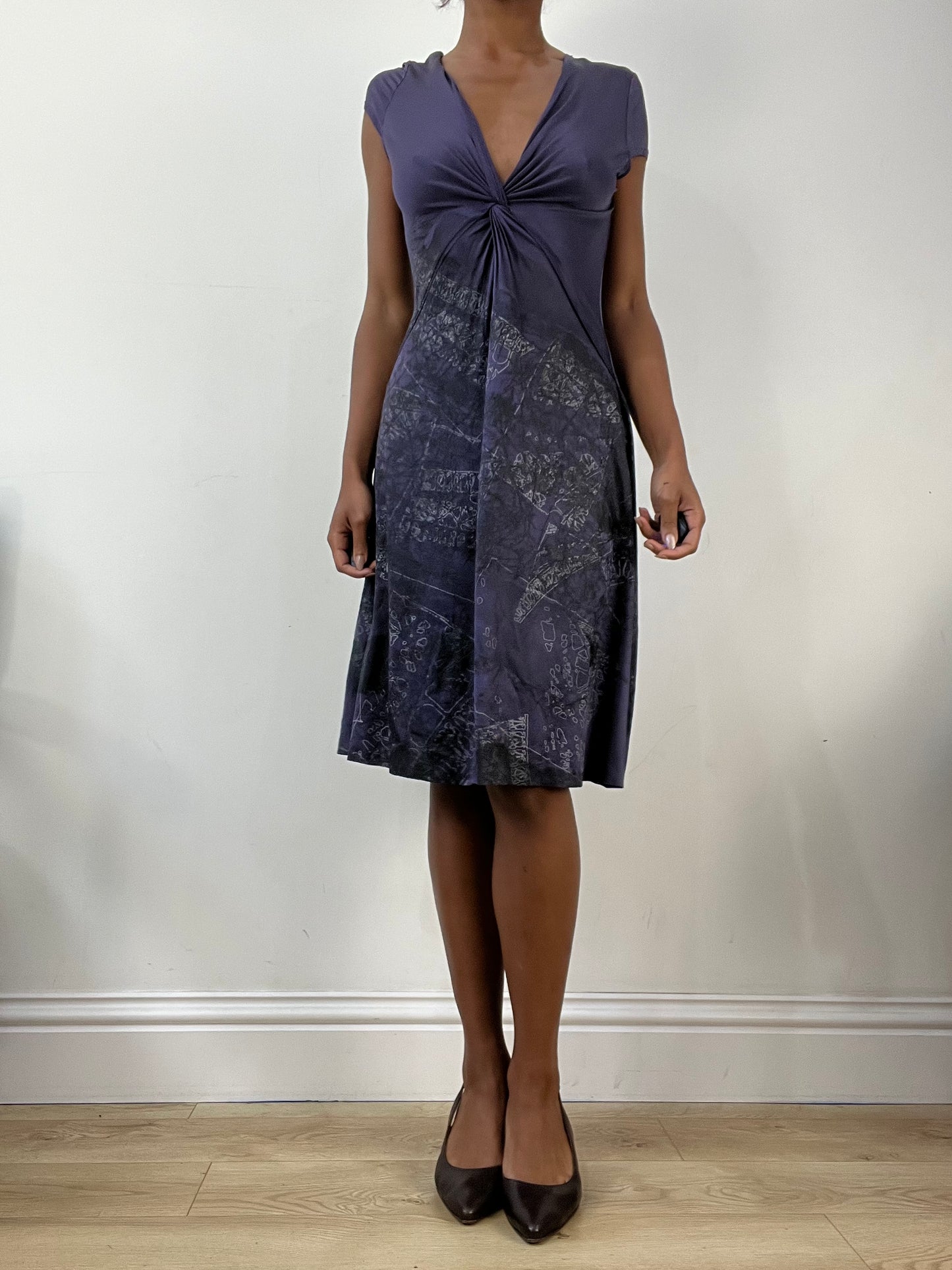 AUTUMN EDIT | small purple midi dress with silver print