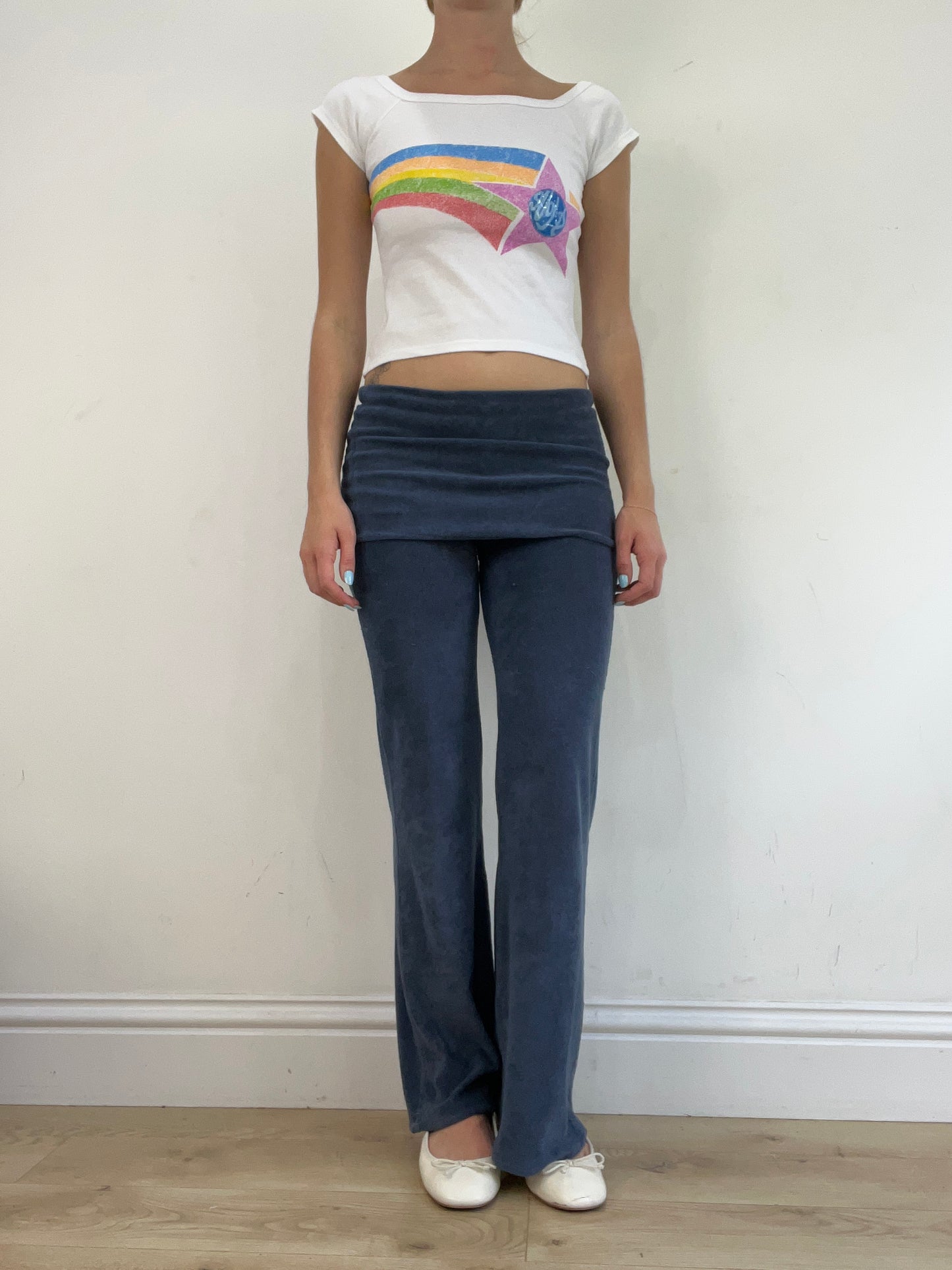 💻‼️ baby tee with rainbow shooting star