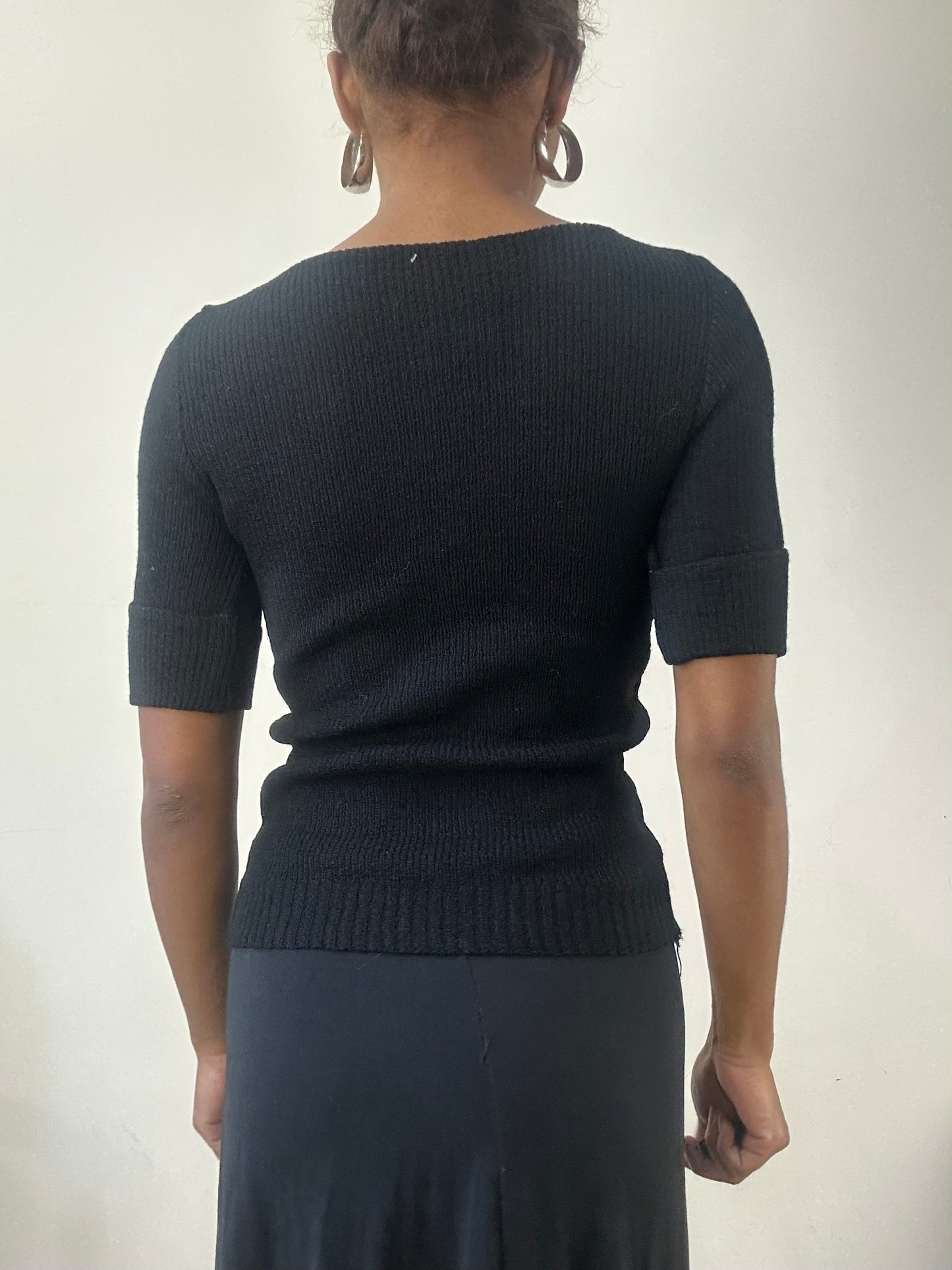 AUTUMN EDIT | small black knit short sleeve top with heart detail