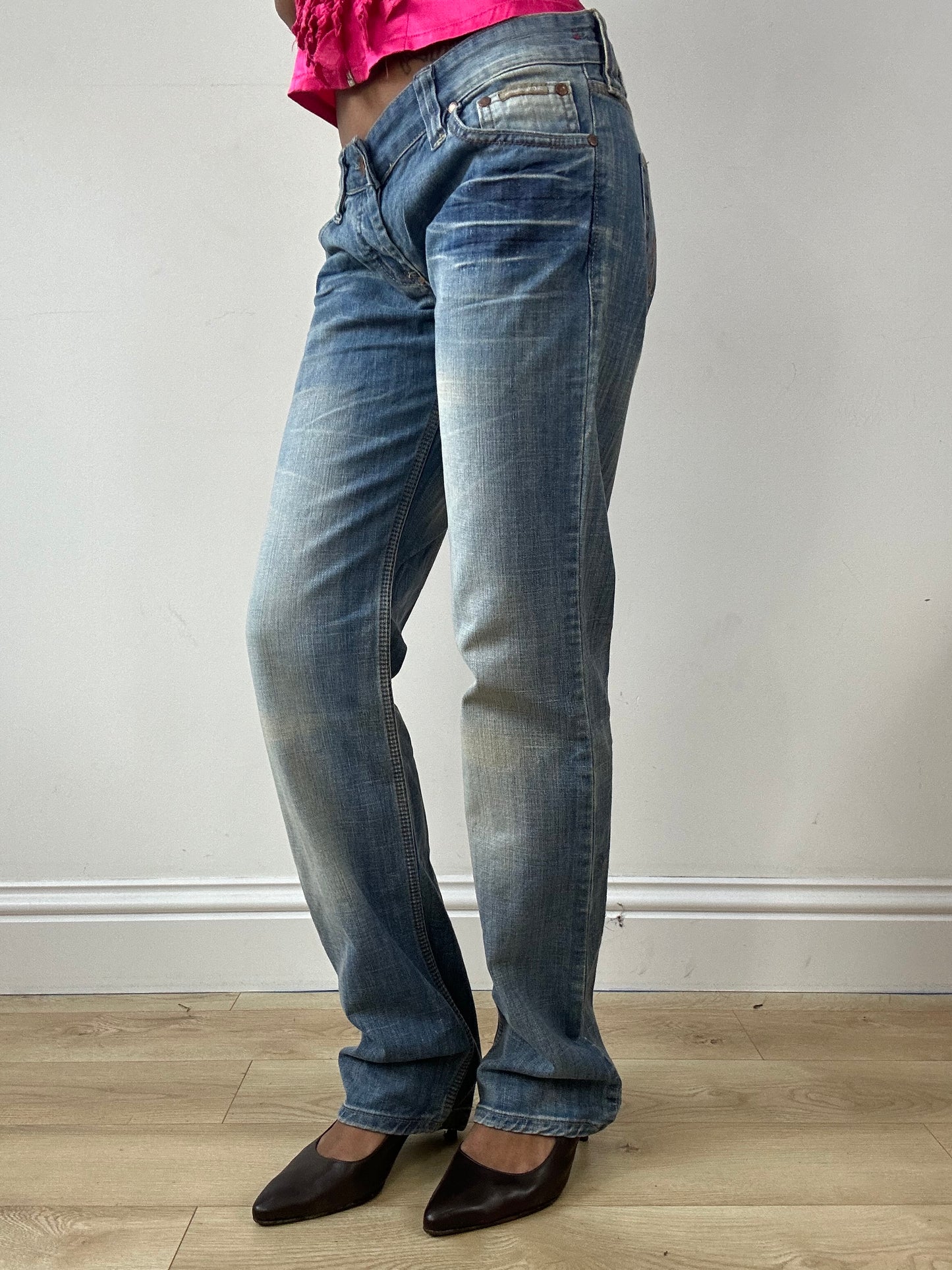 vintage edit fifteen | medium light blue denim d&g style jeans with logo pocket