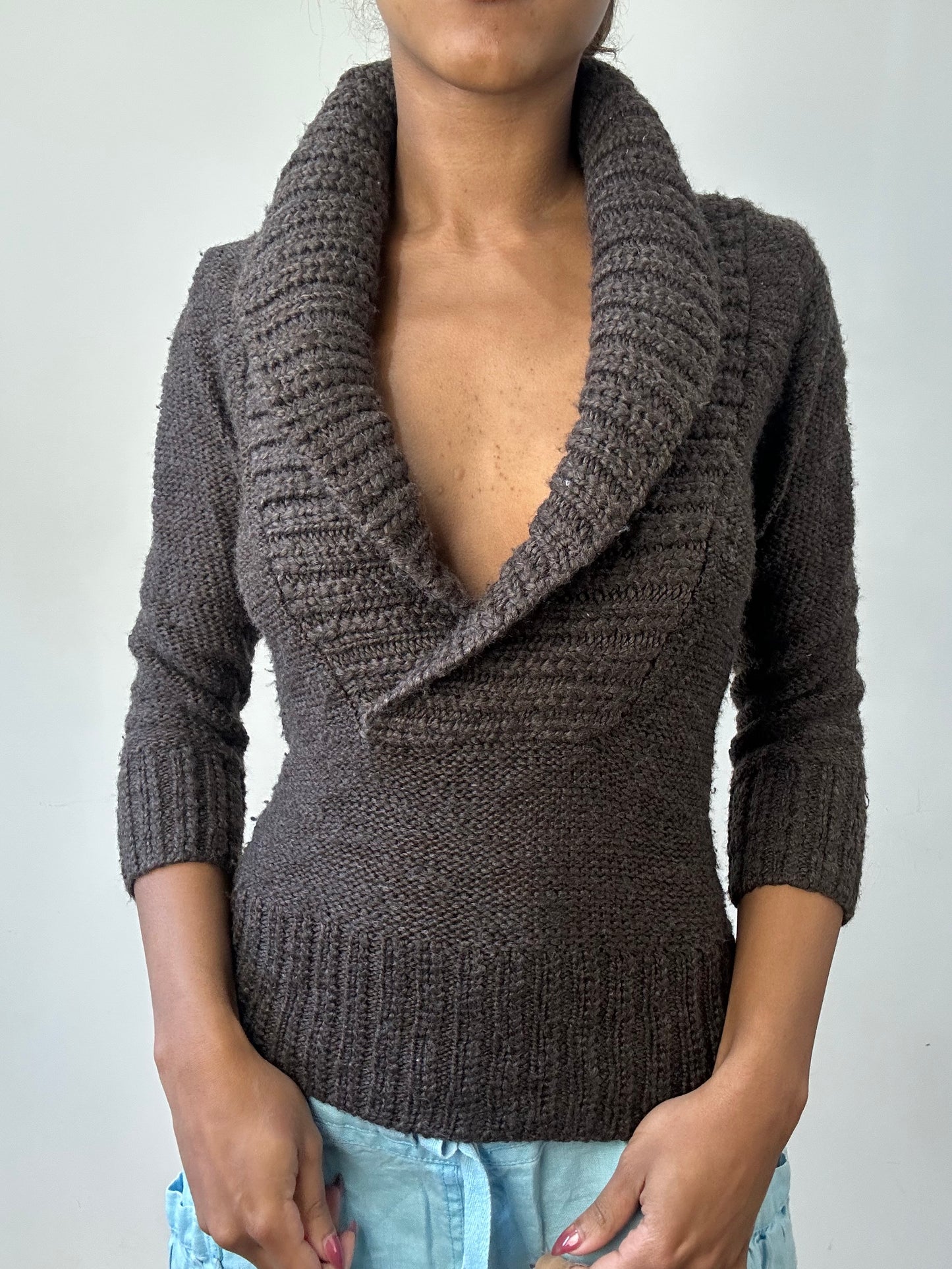BEST PICKS | small brown abercrombie and fitch shawl collar knit jumper
