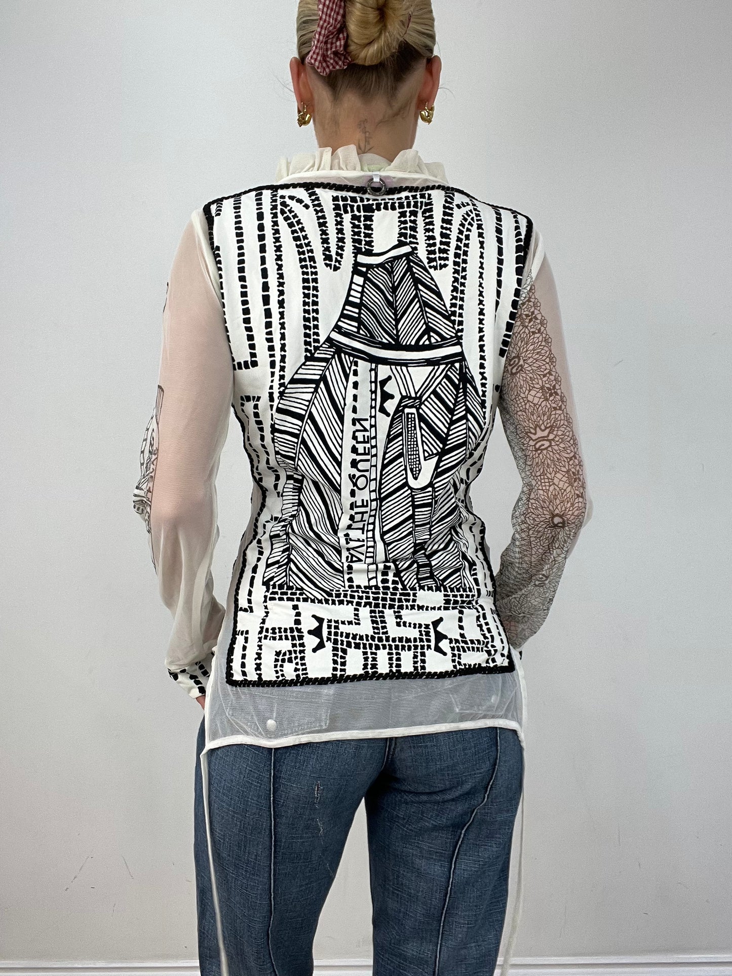 vintage edit twelve | large black and white save the queen abstract print top