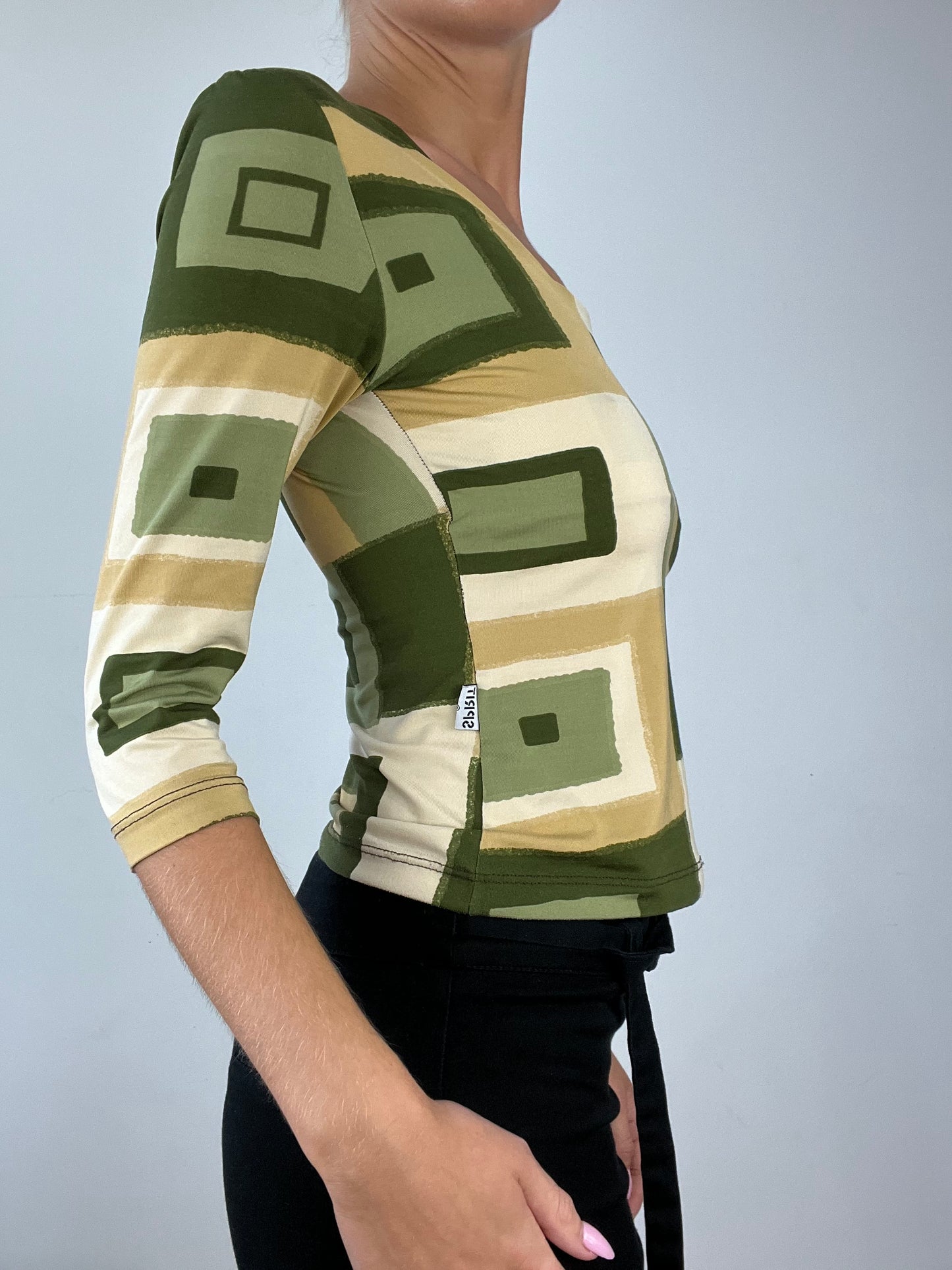 💻 LIBRARIAN CORE | medium green and beige abstract print top