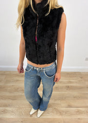 small black hennes faux fur gilet image 2