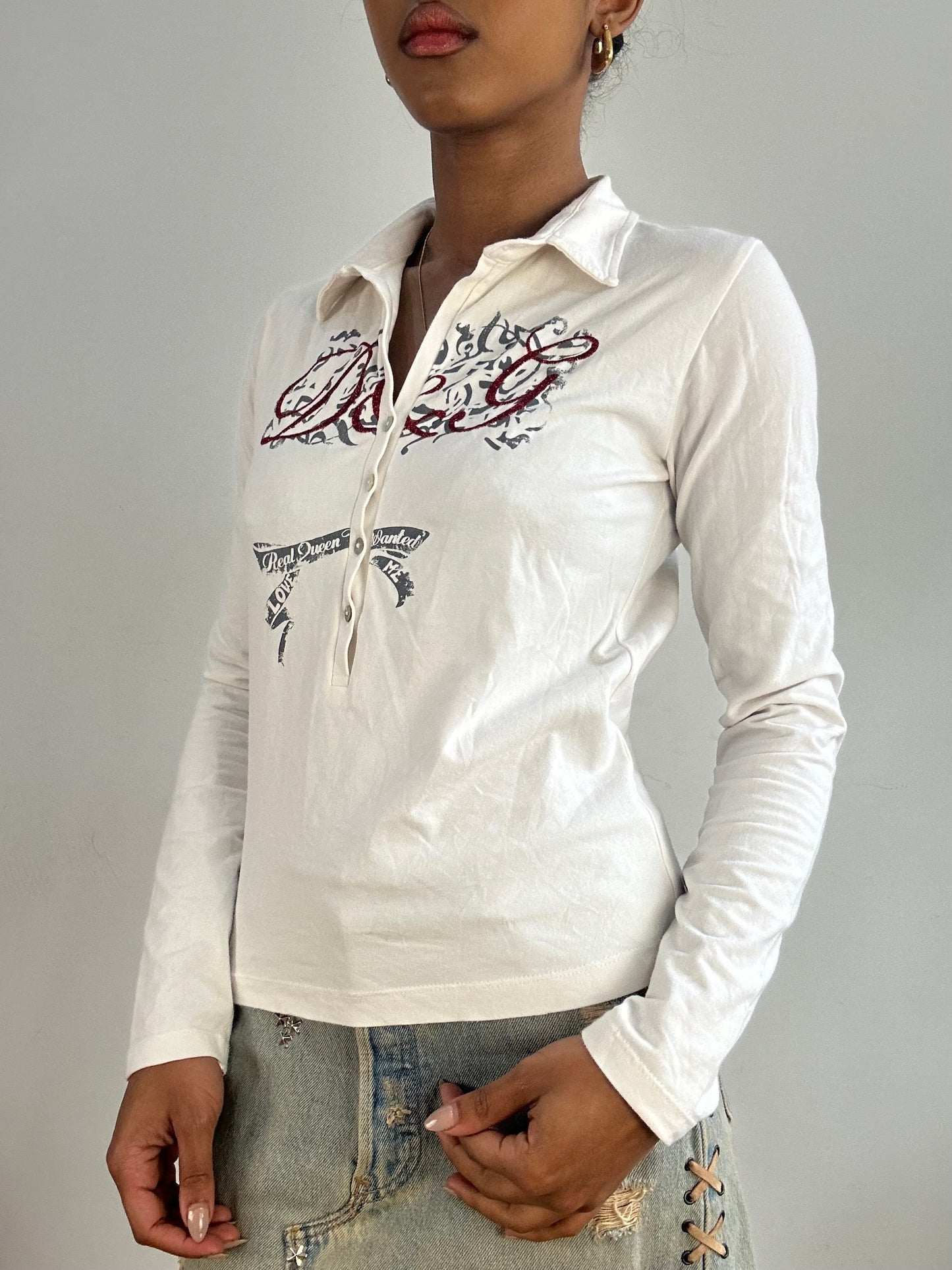 vintage edit fifteen | medium red and white d&g style logo button up shirt