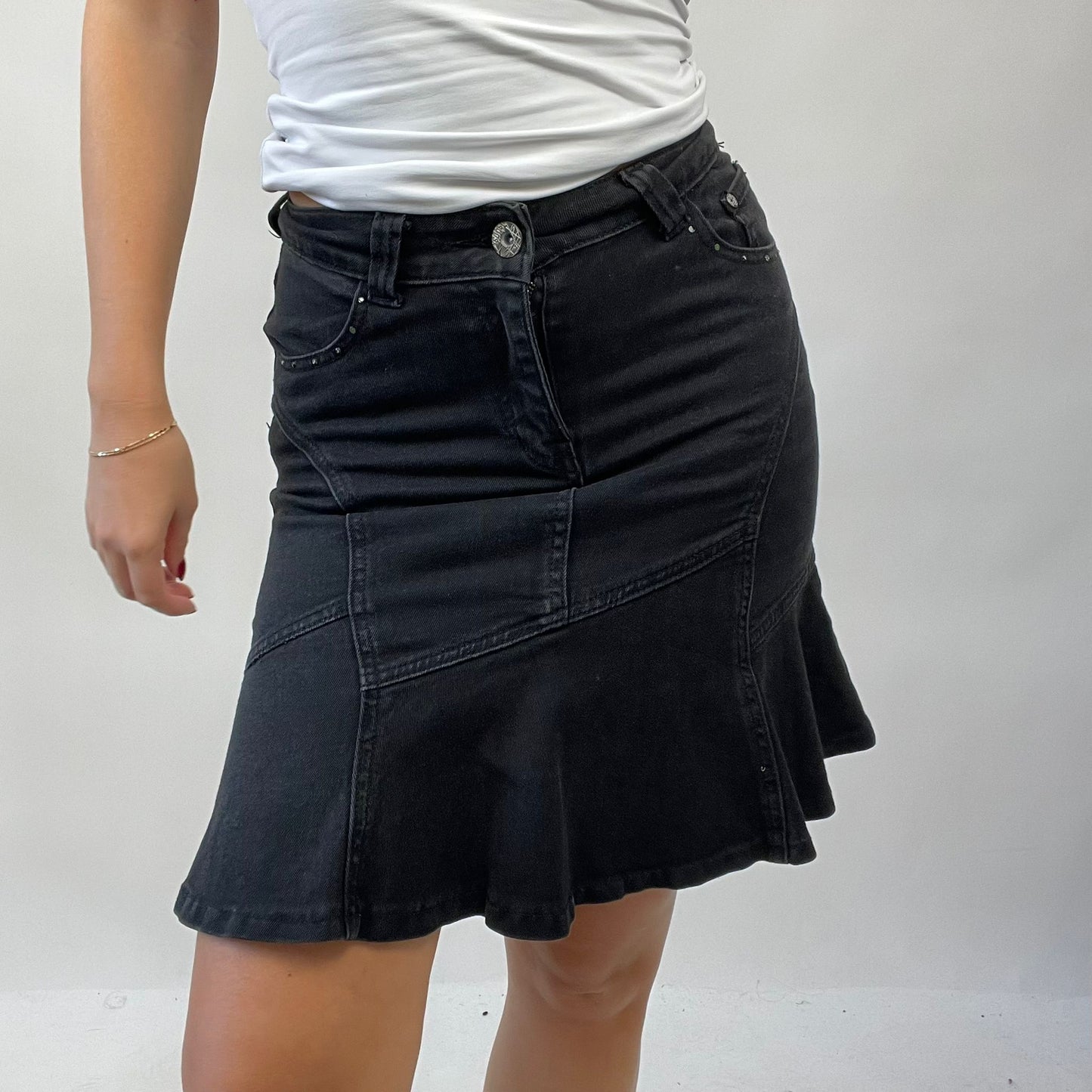 90s MINIMALISM DROP | small black denim midi skirt