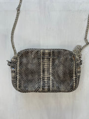 VINTAGE PICKS | couleur: gris · article: sac à bandoulière · détails: serpent + motif
