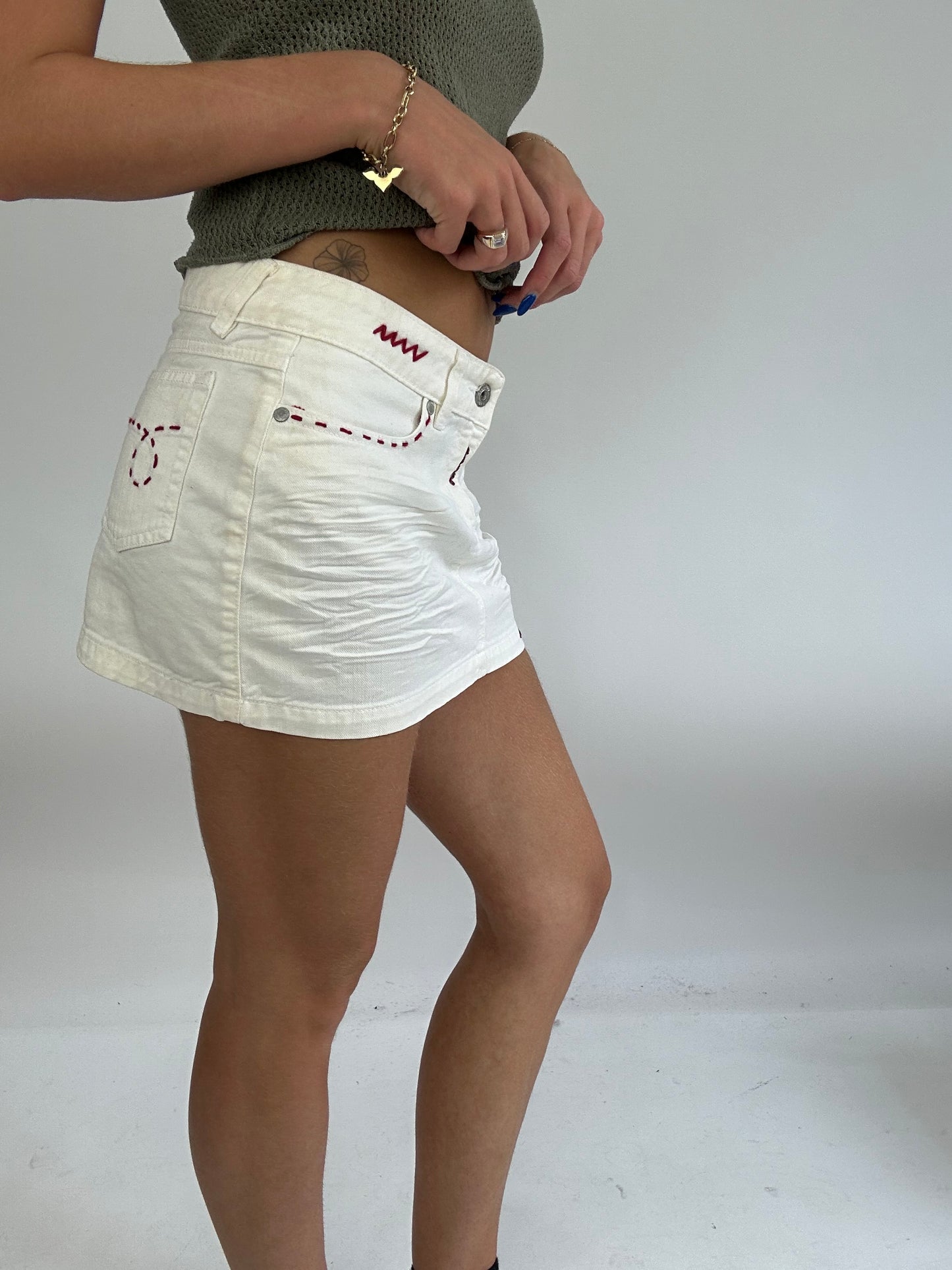 BRITISH SUMMER GIRL DROP | small white pimkie denim skirt with red stitching