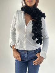 WINTER FAVOURITES | couleur: noir · matière: fausse fourrure · article: écharpe · détails: pompons