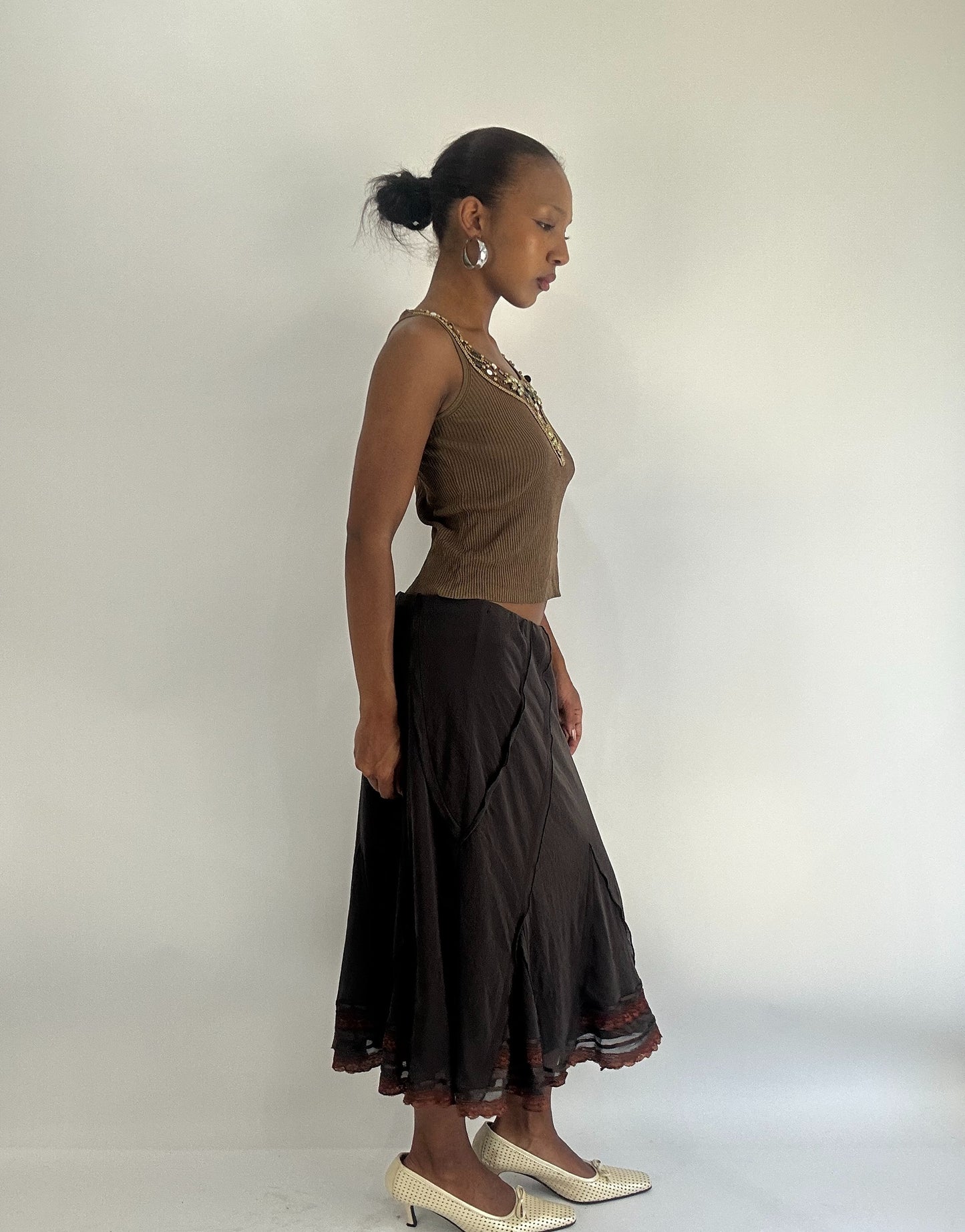 AUTUMN FAVOURITES | small brown ribbed top with beading detail