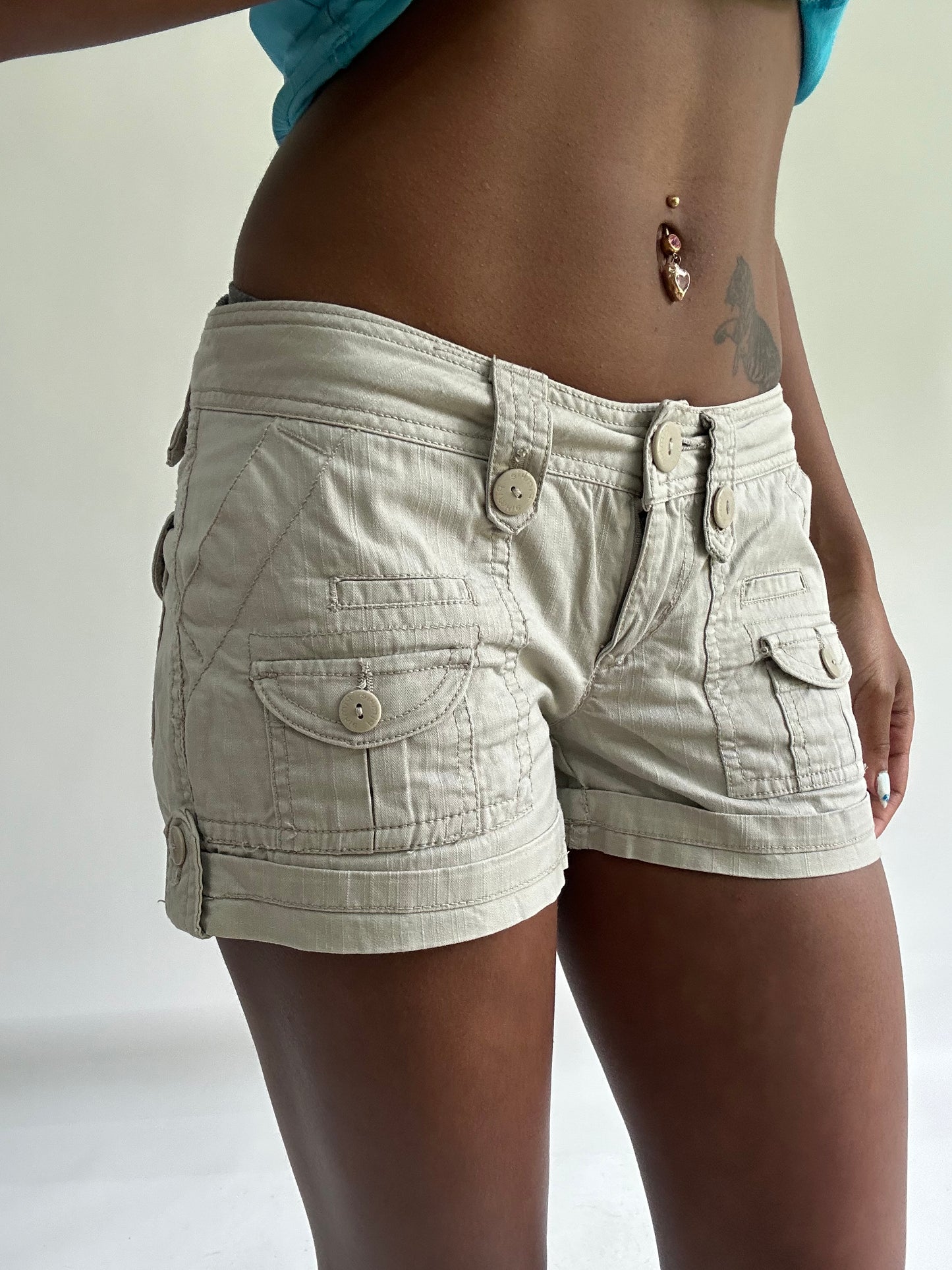 sailor drop | small beige pinkie mini shorts