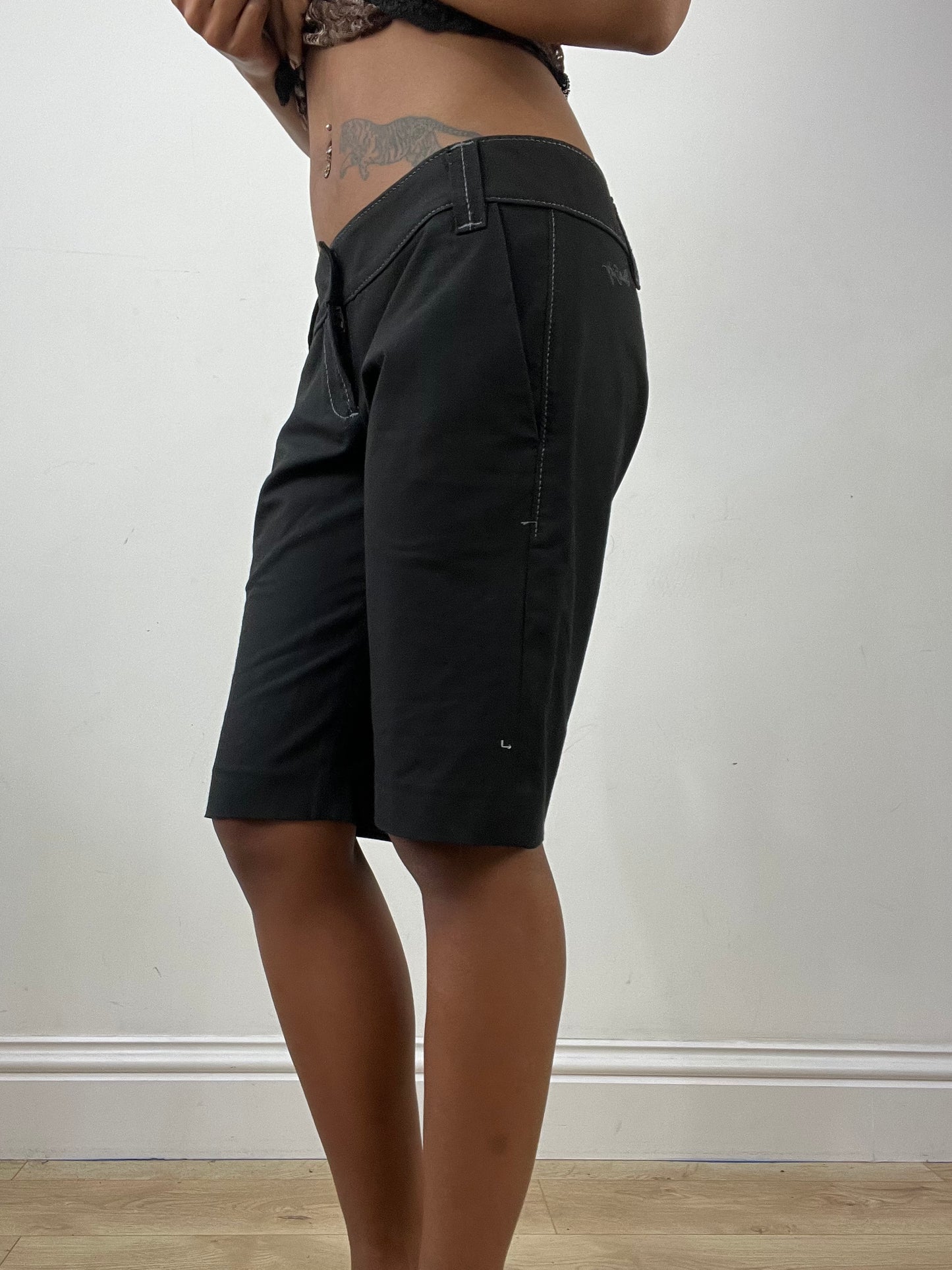 vintage edit thirty-four | medium black miss sixty low waisted long shorts