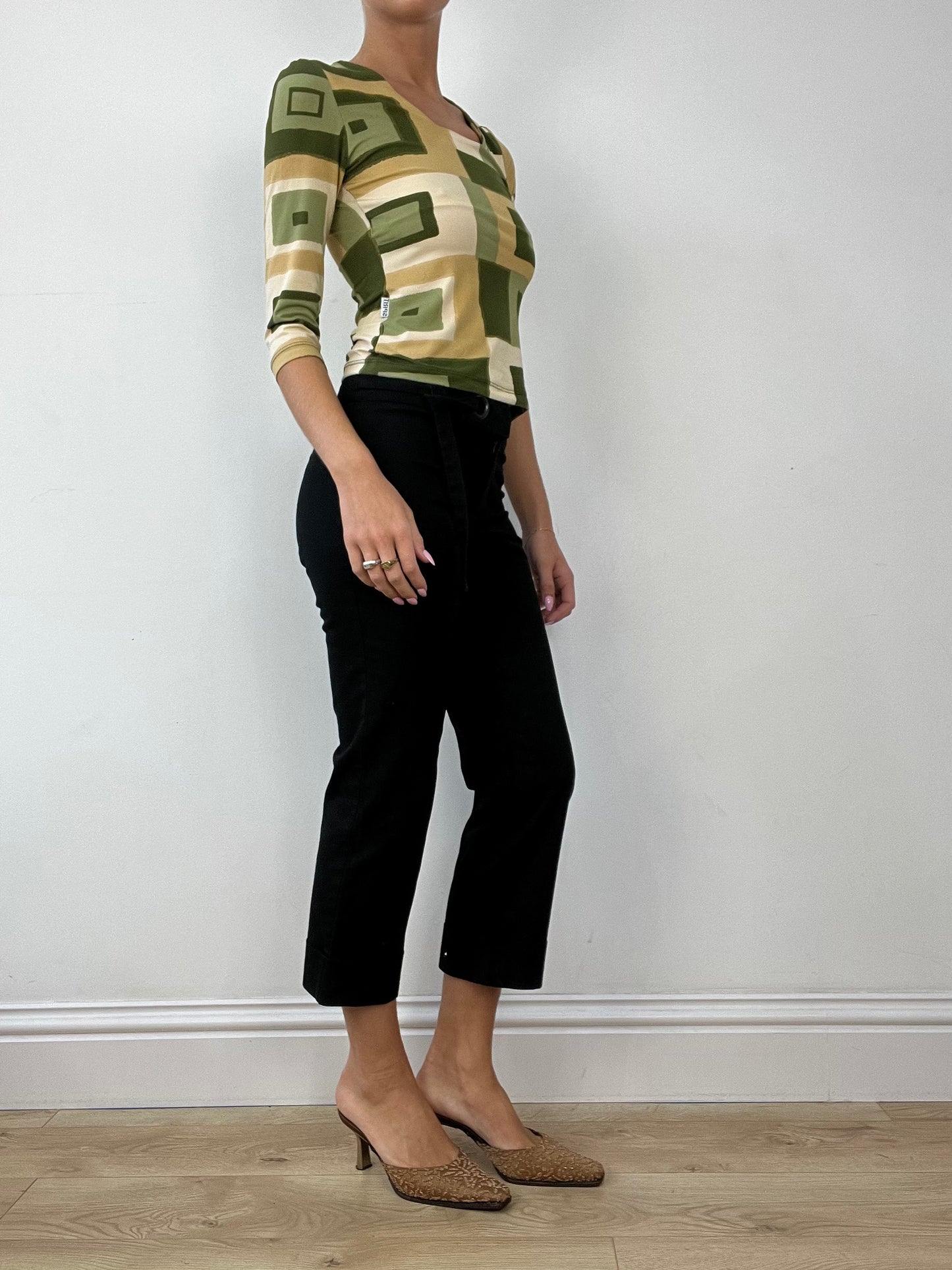 💻 LIBRARIAN CORE | medium green and beige abstract print top