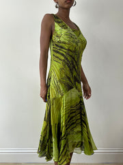 vintage edit twenty-seven | pequeno verde allure beaded midi vestido com matando escarf