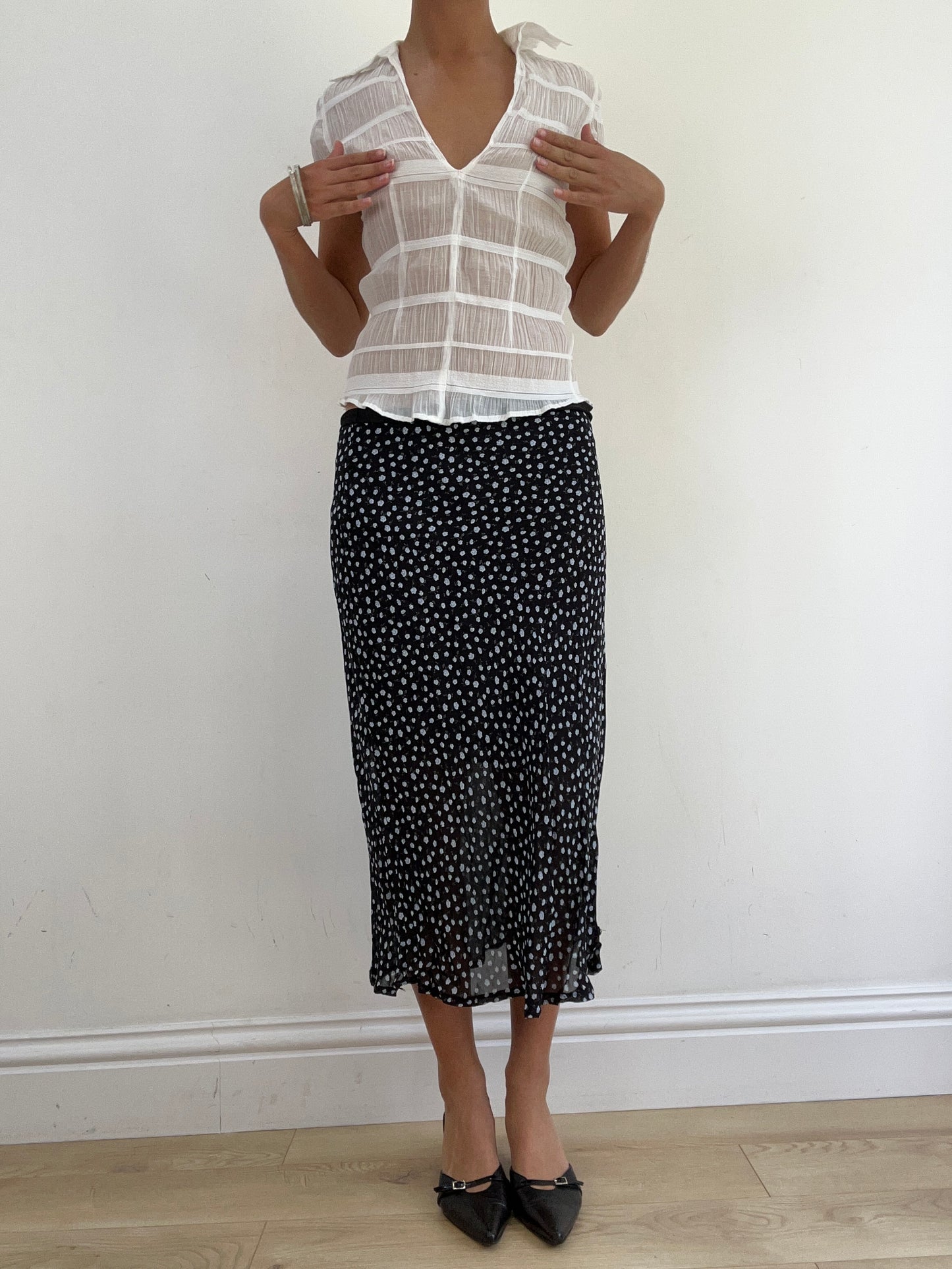 VINTAGE PICKS | small white short sleeve sheer blouse