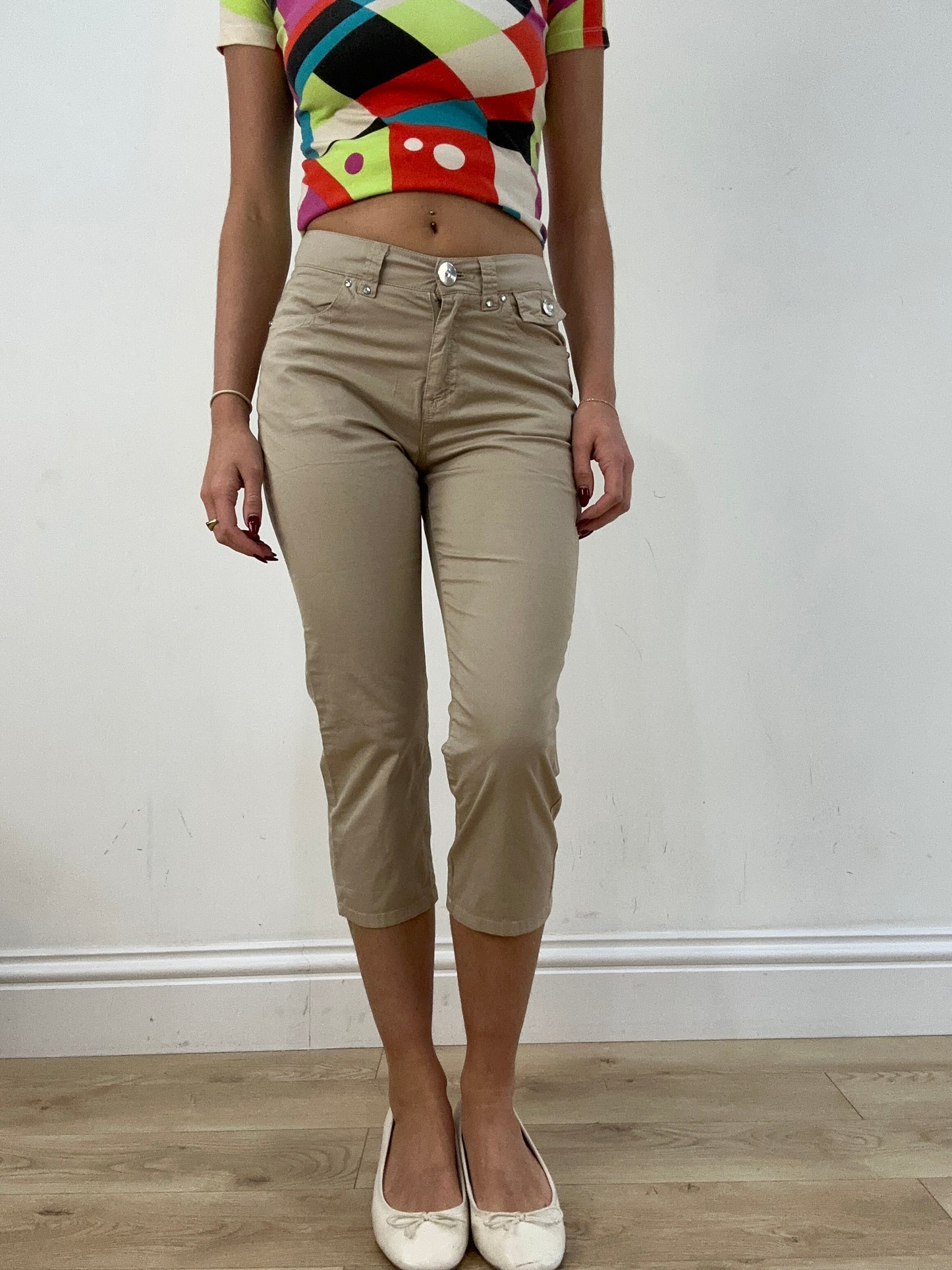 BEST PICKS | small beige 3/4 length capri style trousers