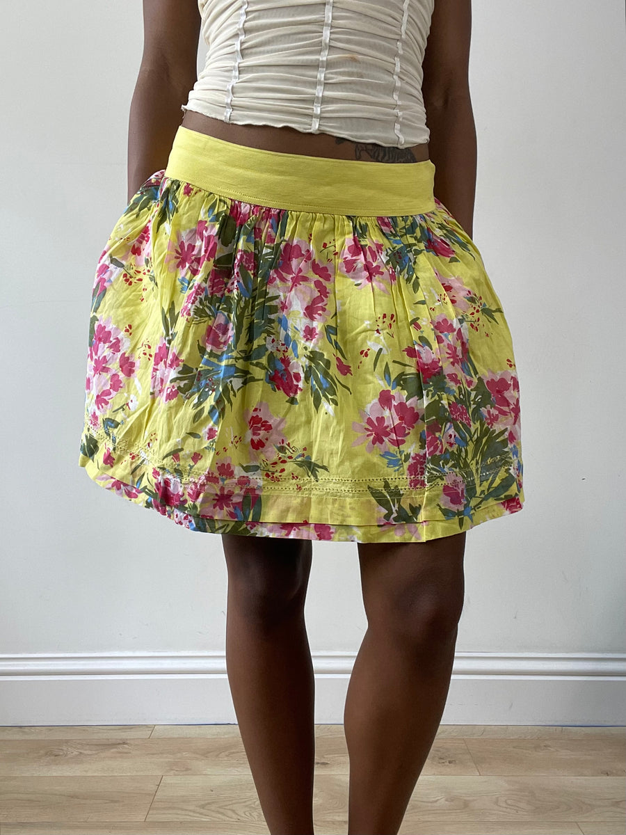 vintage edit twenty-five | talla: S · color: amarillo + rosa · prenda: falda · detalles: largo mini + floral + estampado