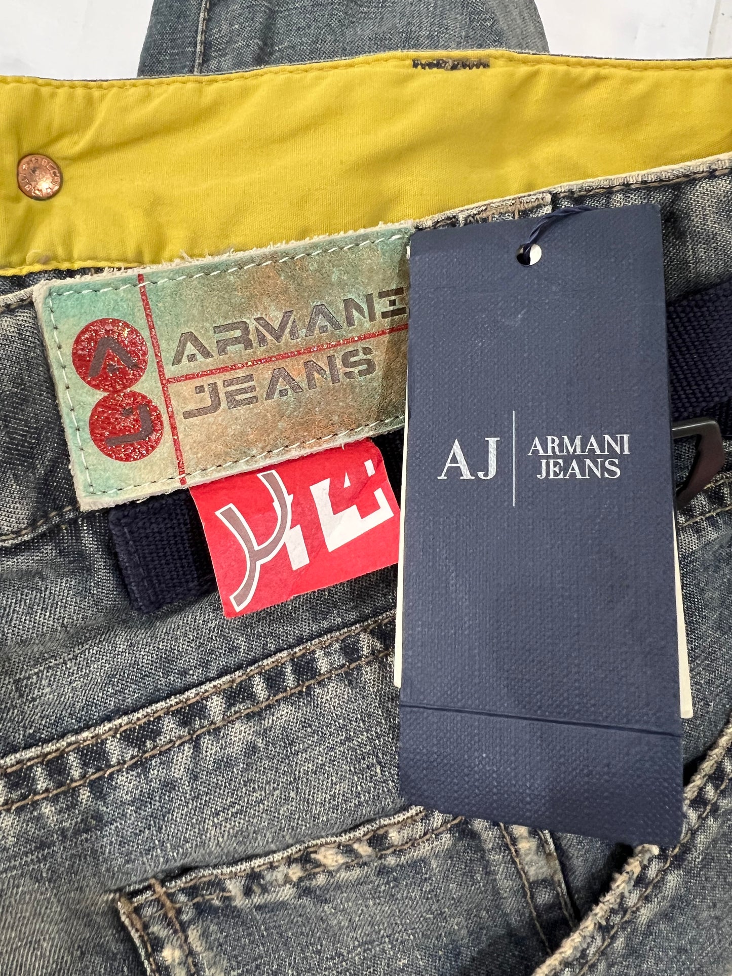 back to school drop | small denim levi shorts