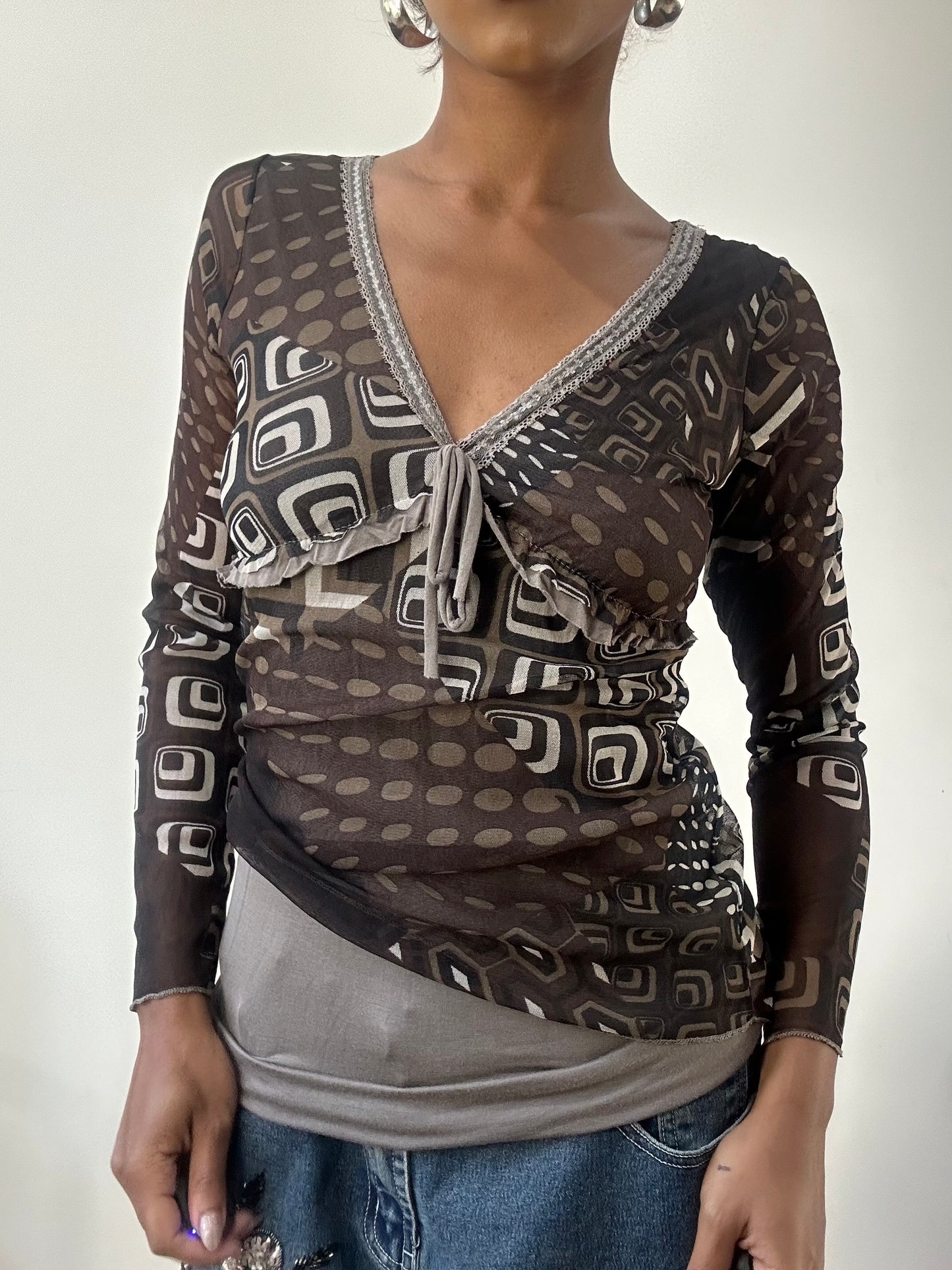 AUTUMN EDIT | small brown long sleeve top with graphic mesh overlay