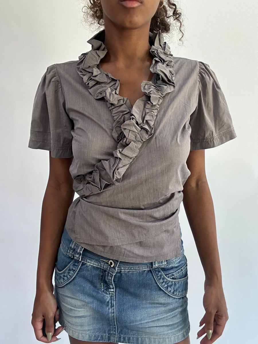 wag drop | taille: S/M · couleur: gris · article: haut · détails: cache-cœur + manches courtes
