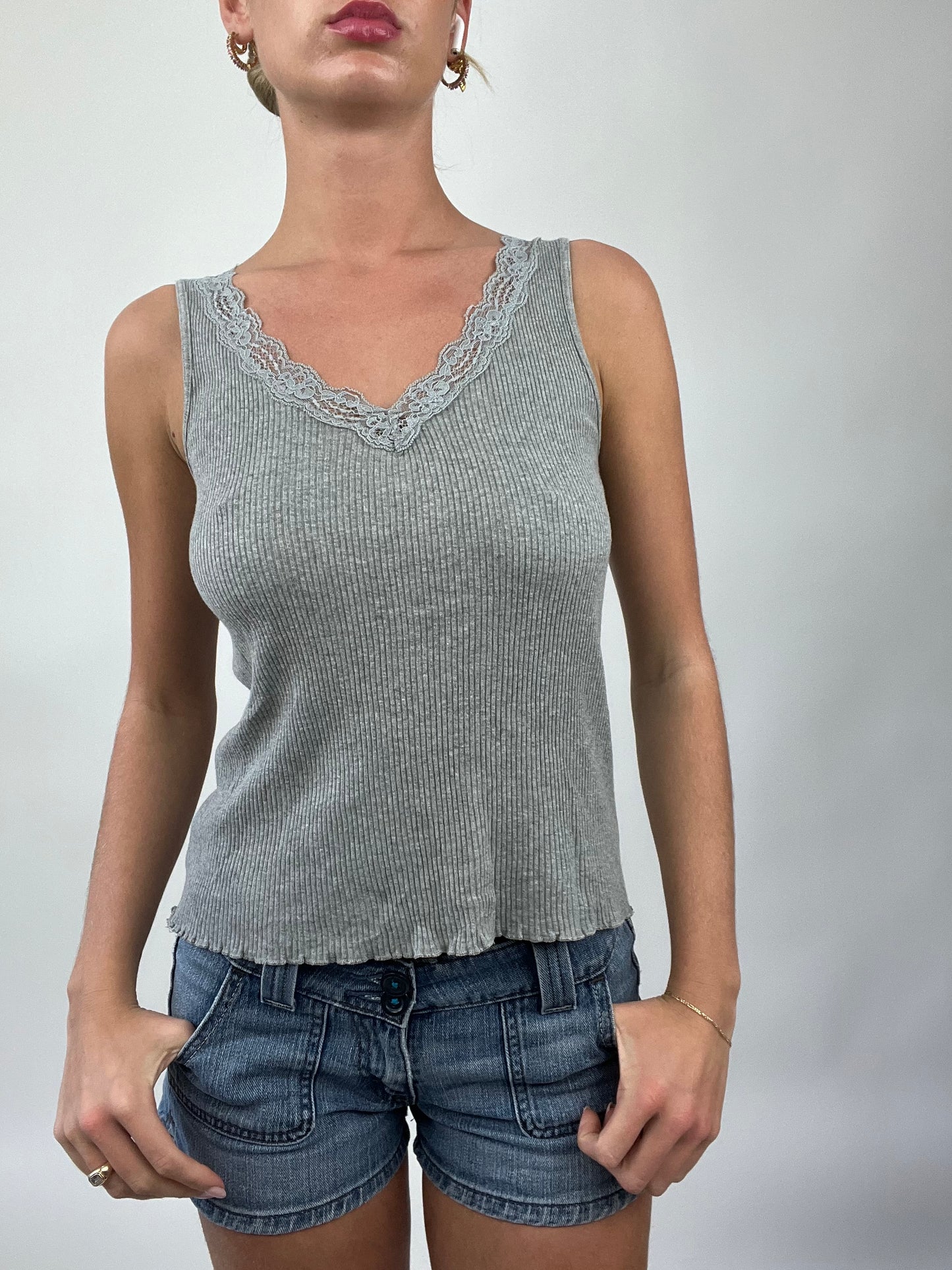 💻 COASTAL COWGIRL DROP | small grey ribbed cami with lace trim